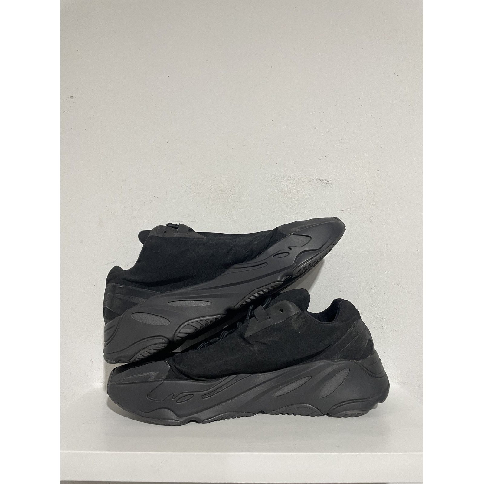 Adidas ADIDAS YEEZY 700 MNVN TRIPLE BLACK SIZE 12 PREOWNED Size US 12 / EU 45 - 2 Thumbnail