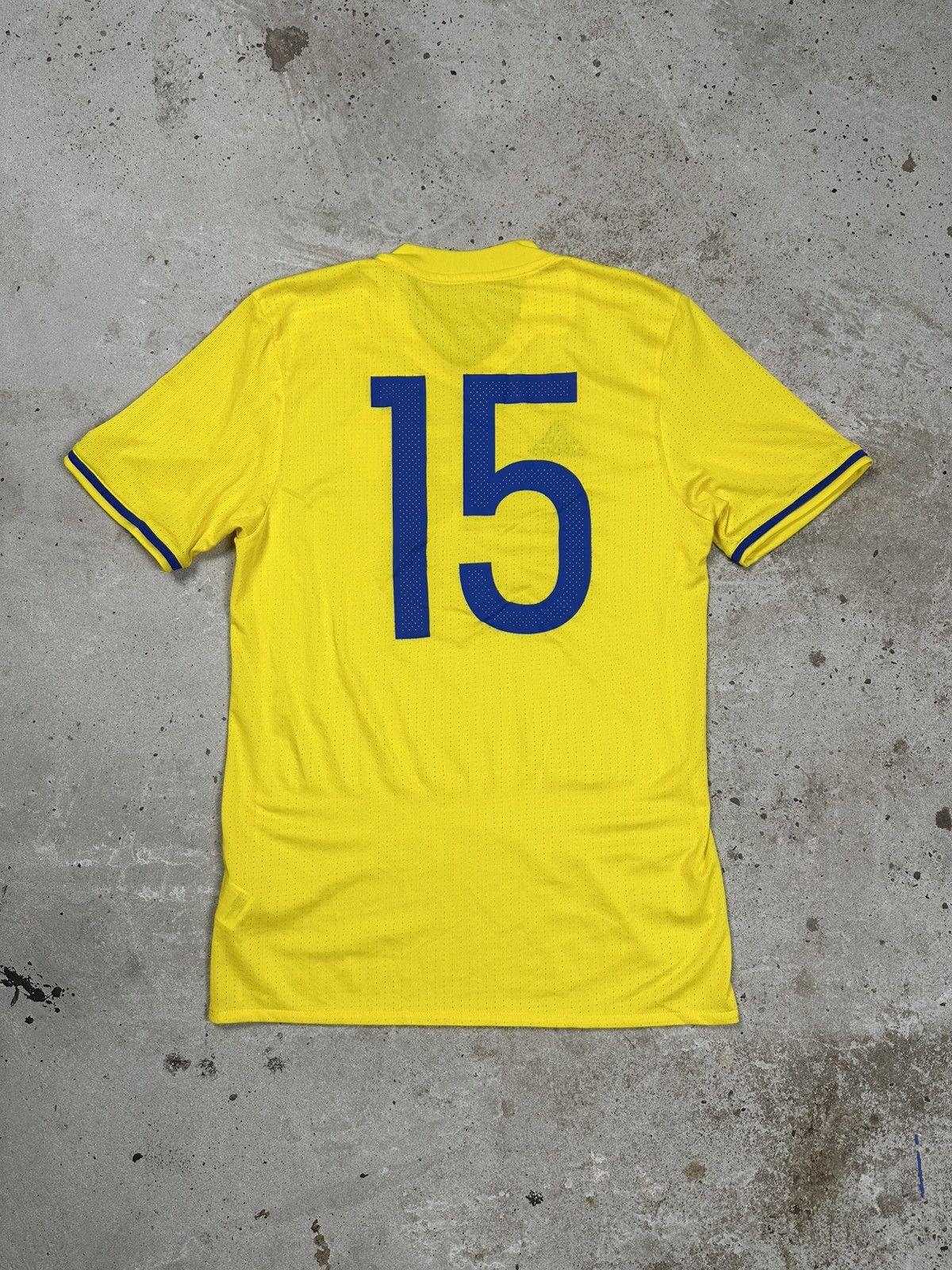 Adidas Adidas x Sweden 2016/2017 #15 U21 Match Worn Issue Jersey Size US M / EU 48-50 / 2 - 2 Thumbnail