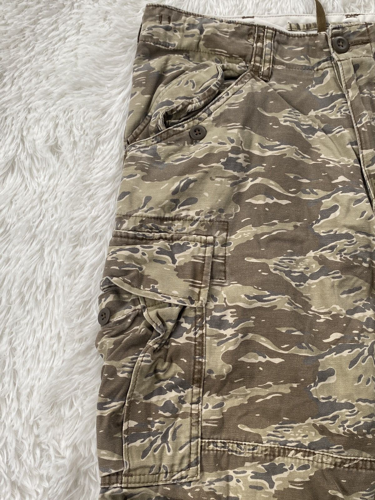 Uniqlo NICE🔥UNIQLO Tiger Stripe Camo Military Cargo pant Size US 32 / EU 48 - 6 Thumbnail