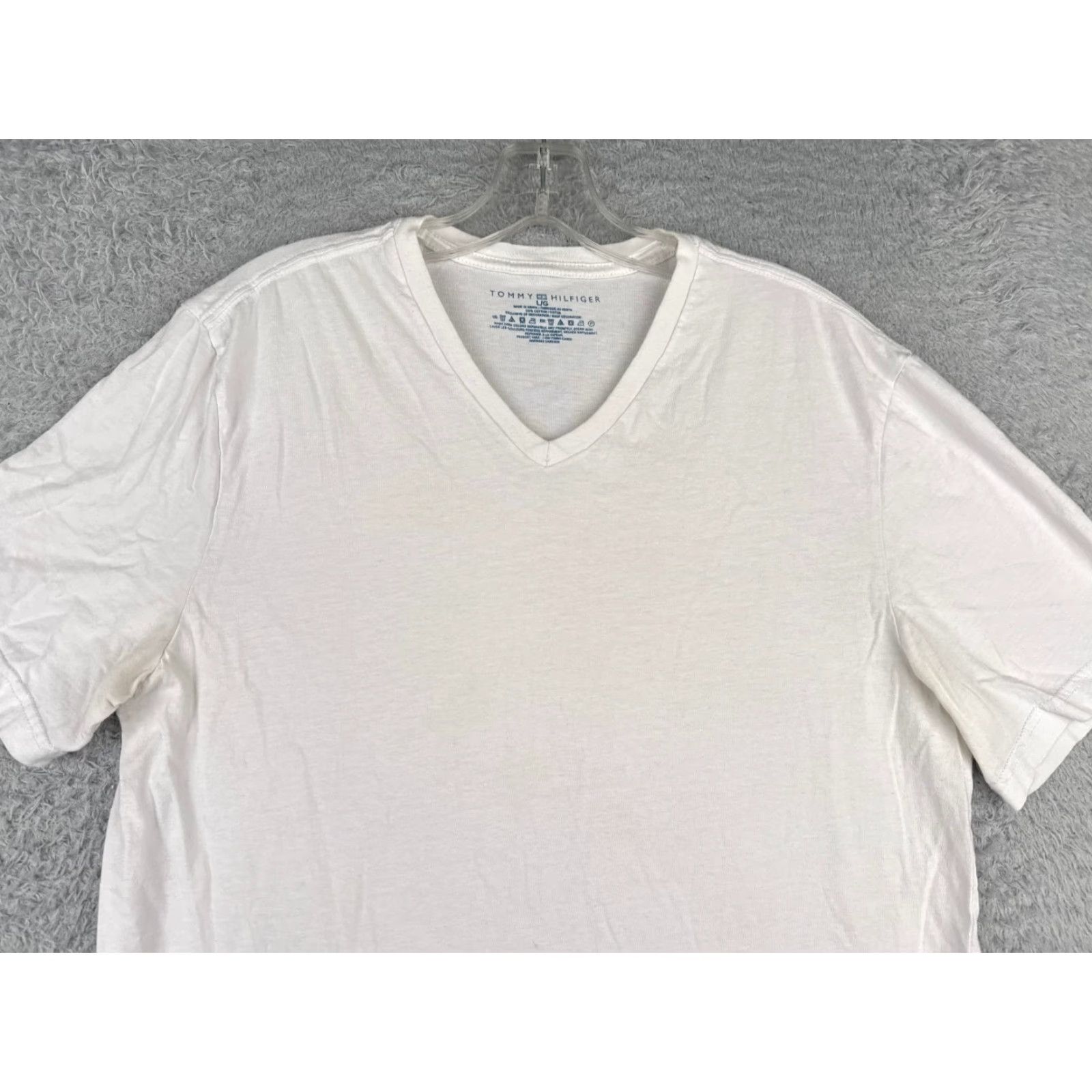 Tommy Hilfiger Tommy Hilfiger Men's Shirt Adult Large White Short Sleeve V-Neck Cotton Logo Casual Size US L / EU 52-54 / 3 - 4 Thumbnail
