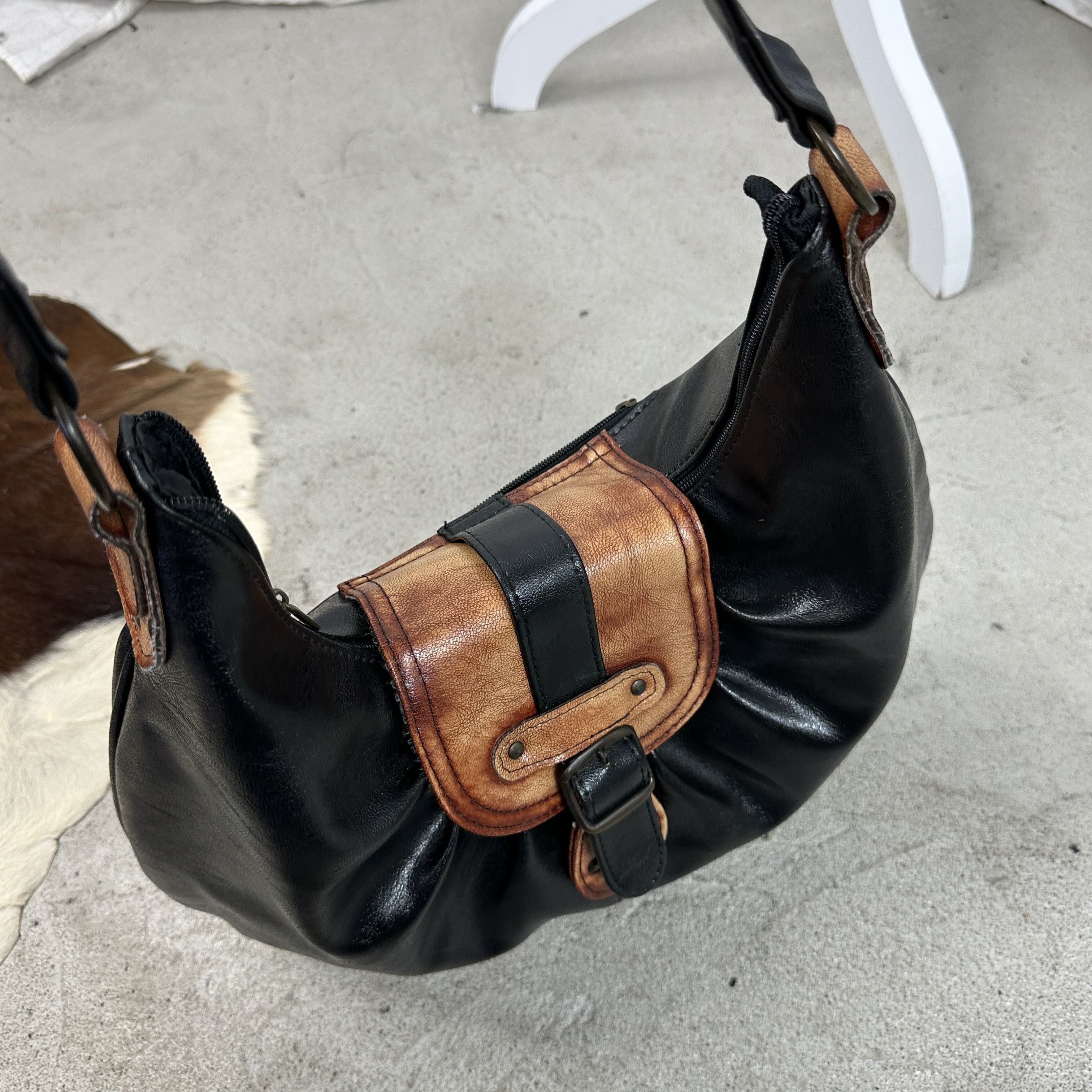Vintage Vintage Avant Garde Preppy Old Money Hobo Bag 00s Size ONE SIZE - 6 Thumbnail