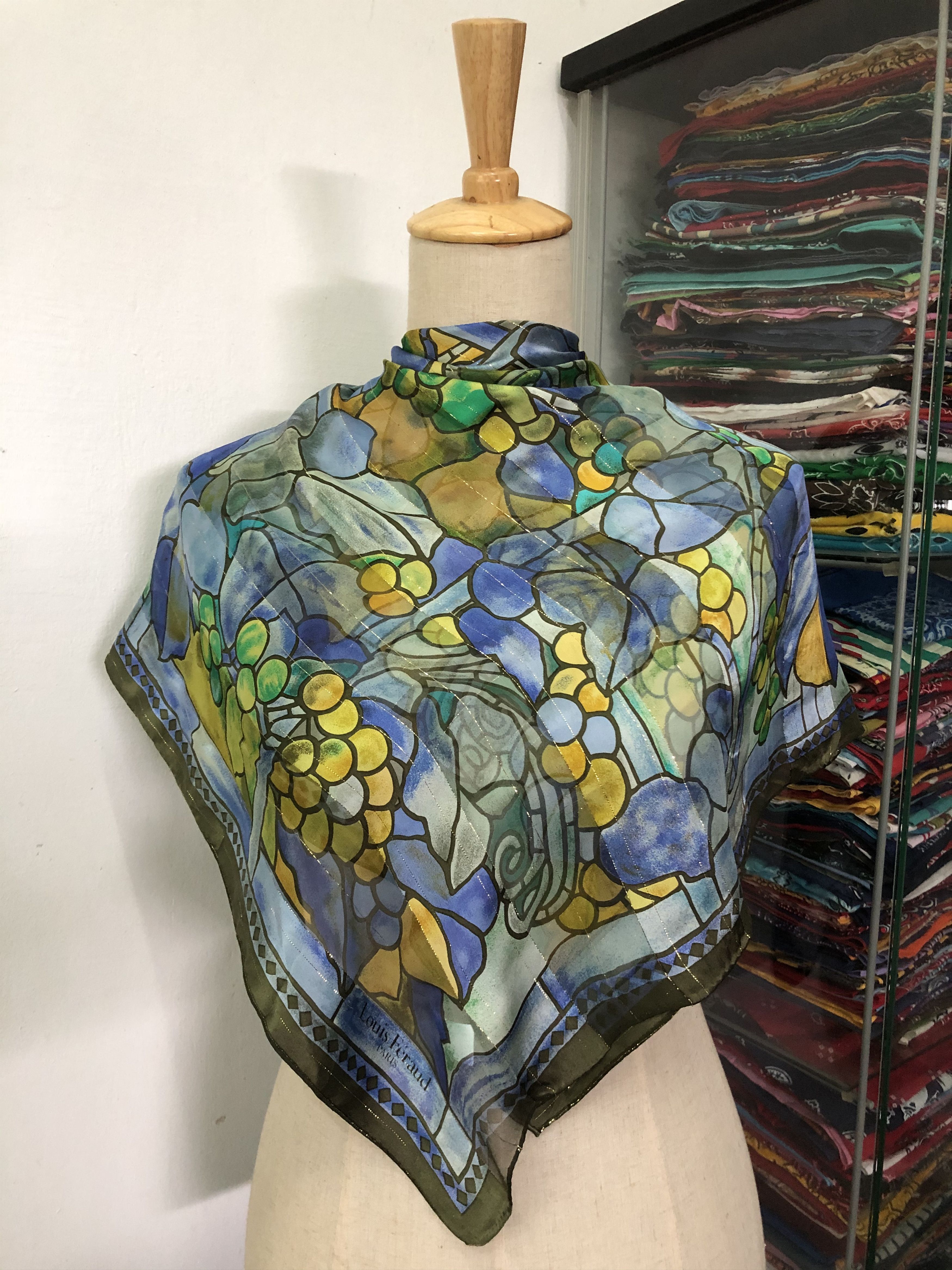 Louis Feraud × Vintage Vintage Louis Feraud Paris Silk Scarf Size ONE SIZE - 1 Thumbnail