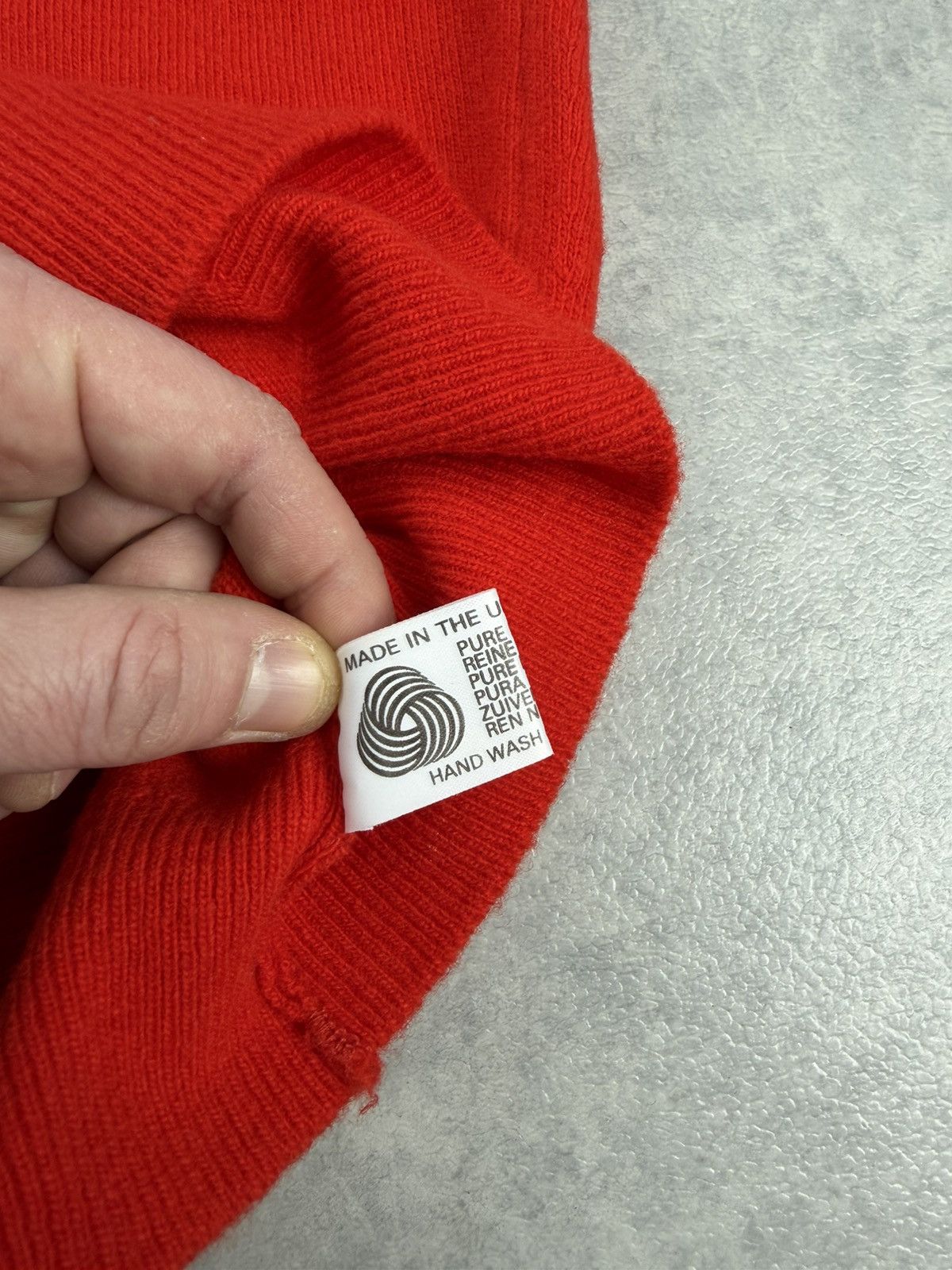 Burberry Burberry Vintage Red Lambswool V Neck Vest Scotland Size 36 Size XS / US 0-2 / IT 36-38 - 6 Thumbnail