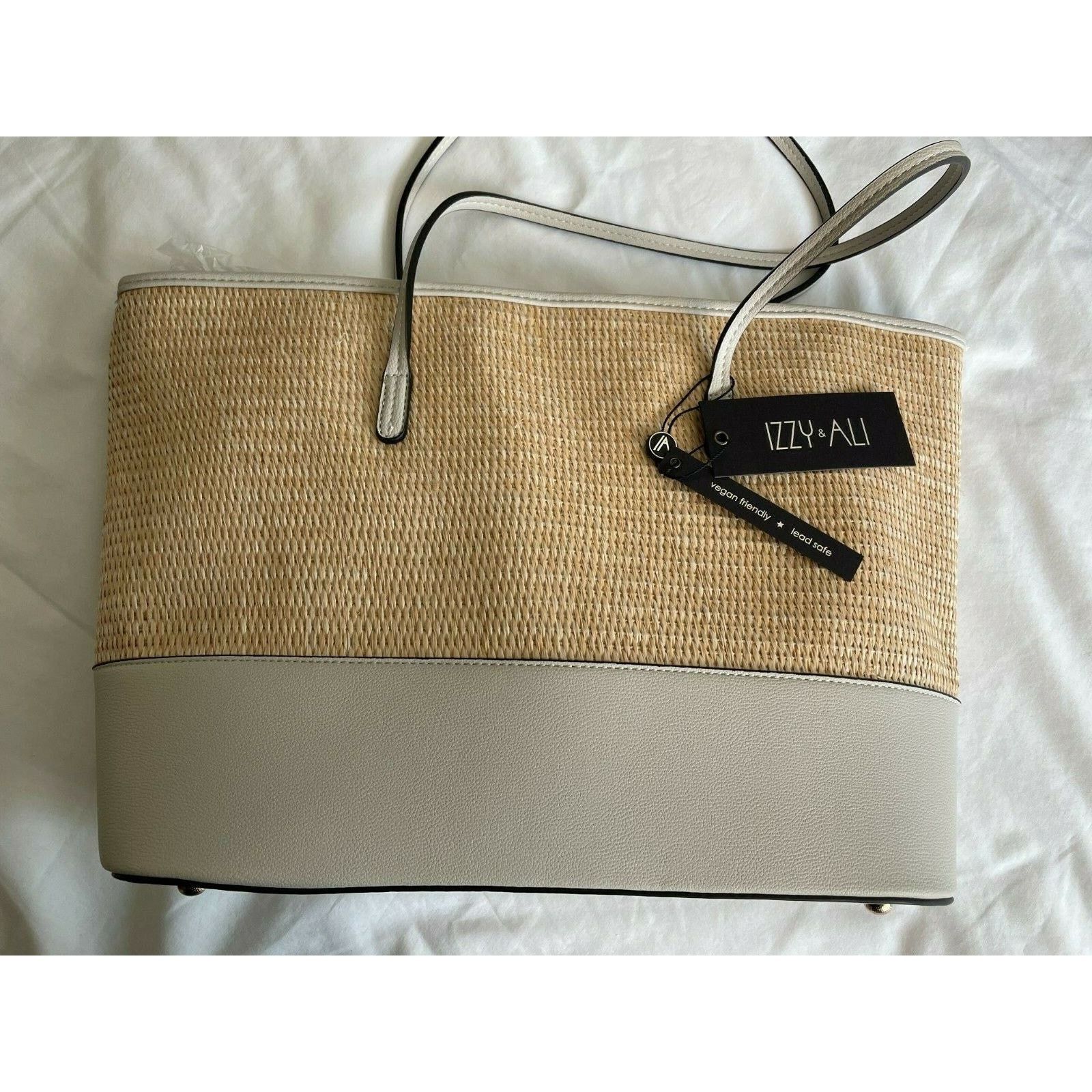 Other IZZY & ALI Womens Vegan Handbag 18" x 11" NWT Size ONE SIZE - 4 Thumbnail