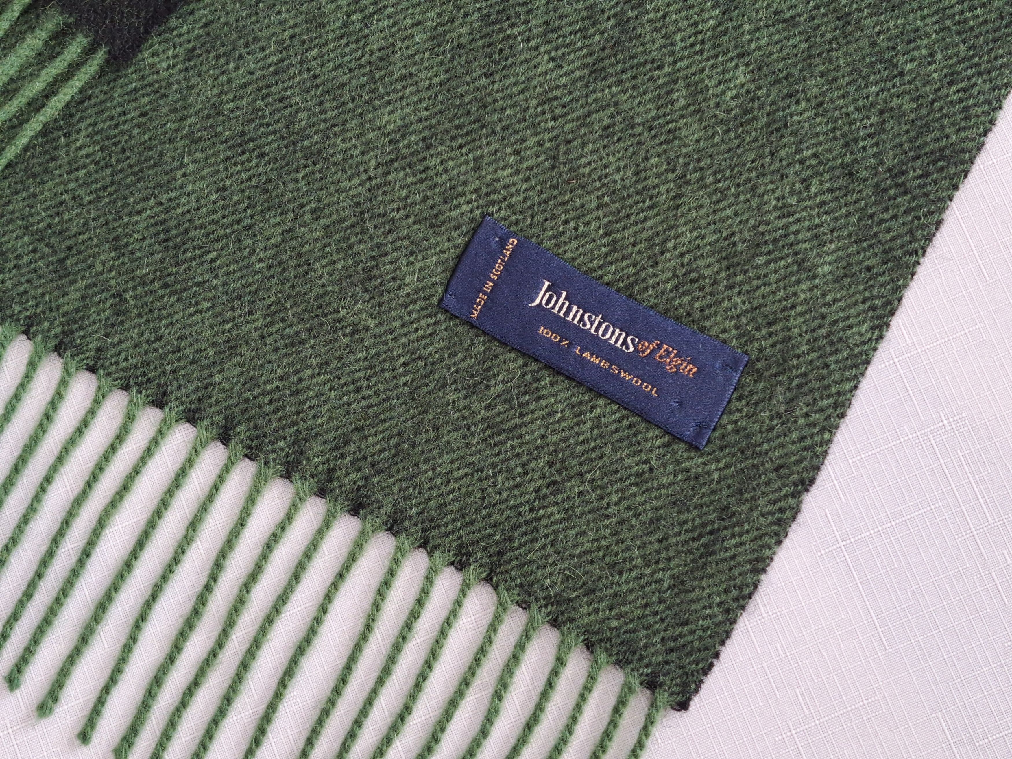 Johnstons Of Elgin Johnstons Of Elgin vintage lambswool scarf. Size ONE SIZE - 7 Thumbnail