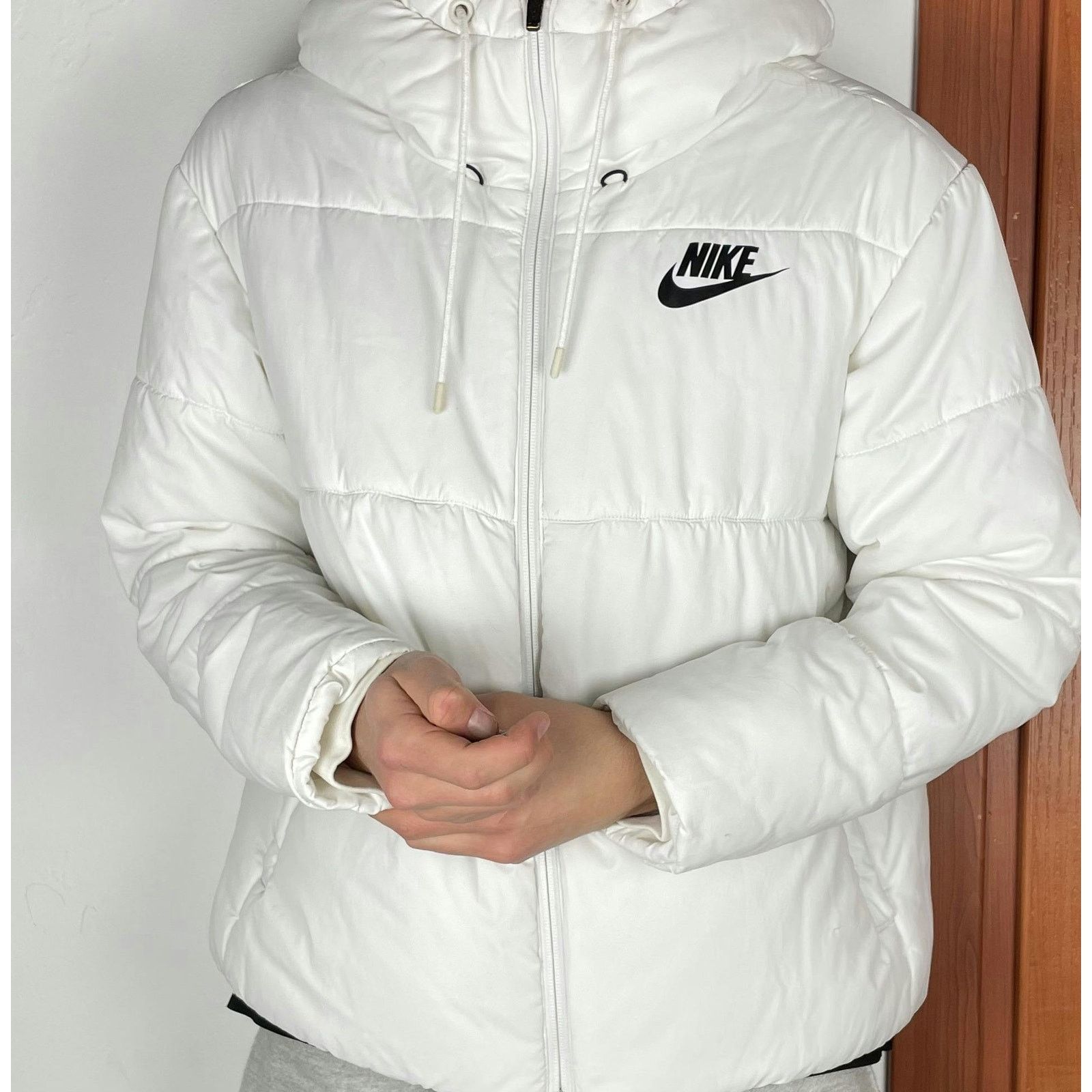 Nike Nike Women's White Polyester Full Zip Puffer Jacket Large Size L / US 10 / IT 46 - 2 Thumbnail