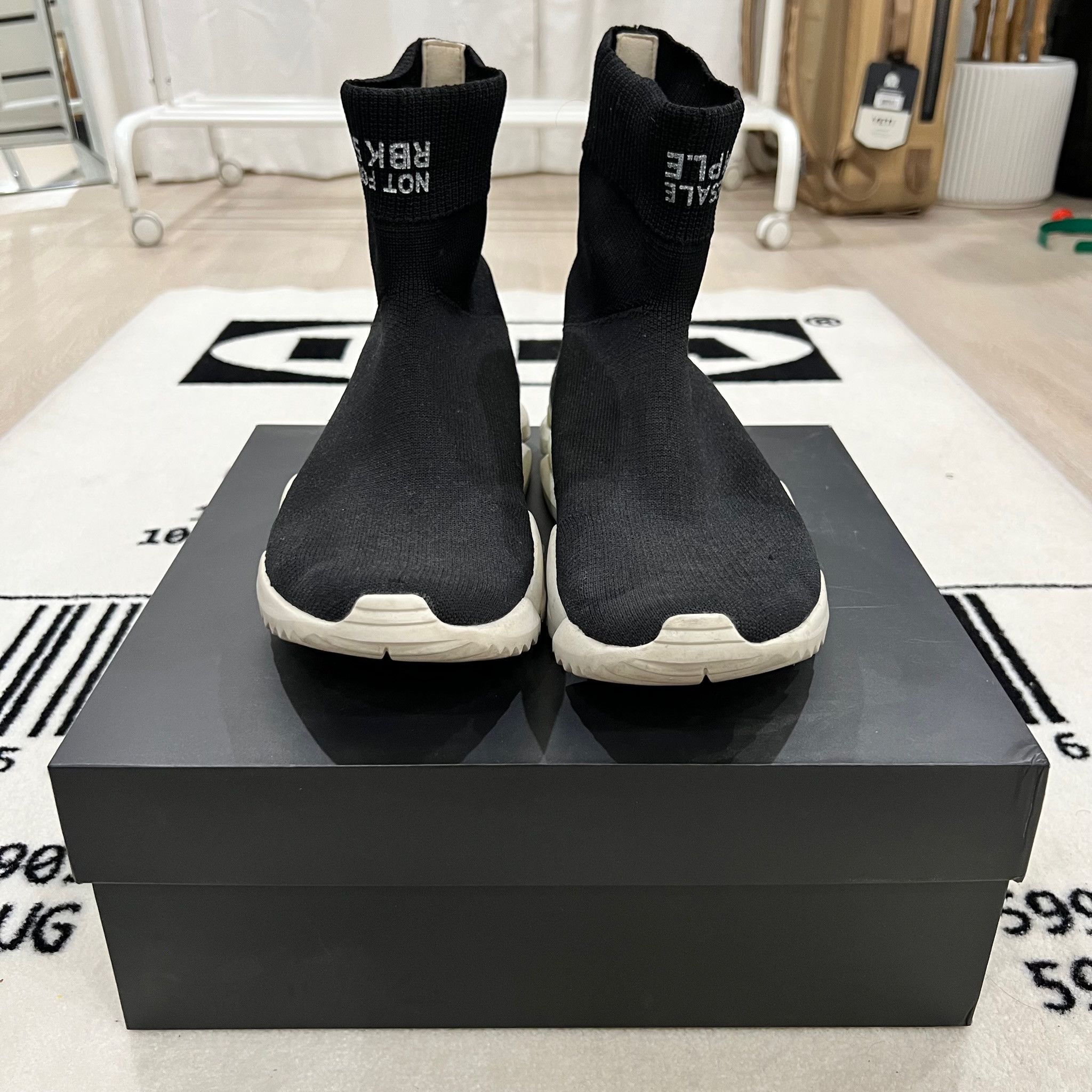 Reebok Limited Ed Reebok Sock Run R "Not For Resale" Print Sneakers Size US 9 / EU 42 - 2 Thumbnail