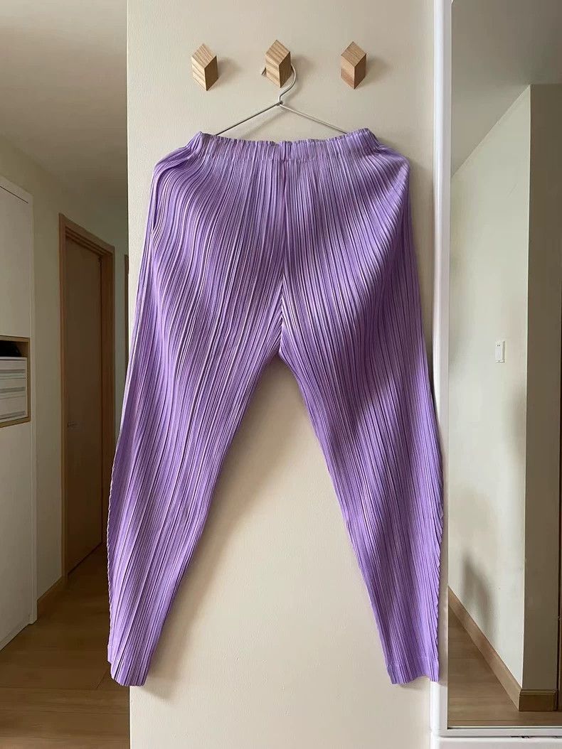 Issey Miyake Issey Miyake size:3 Purple pleated trousers Size 22" - 2 Thumbnail