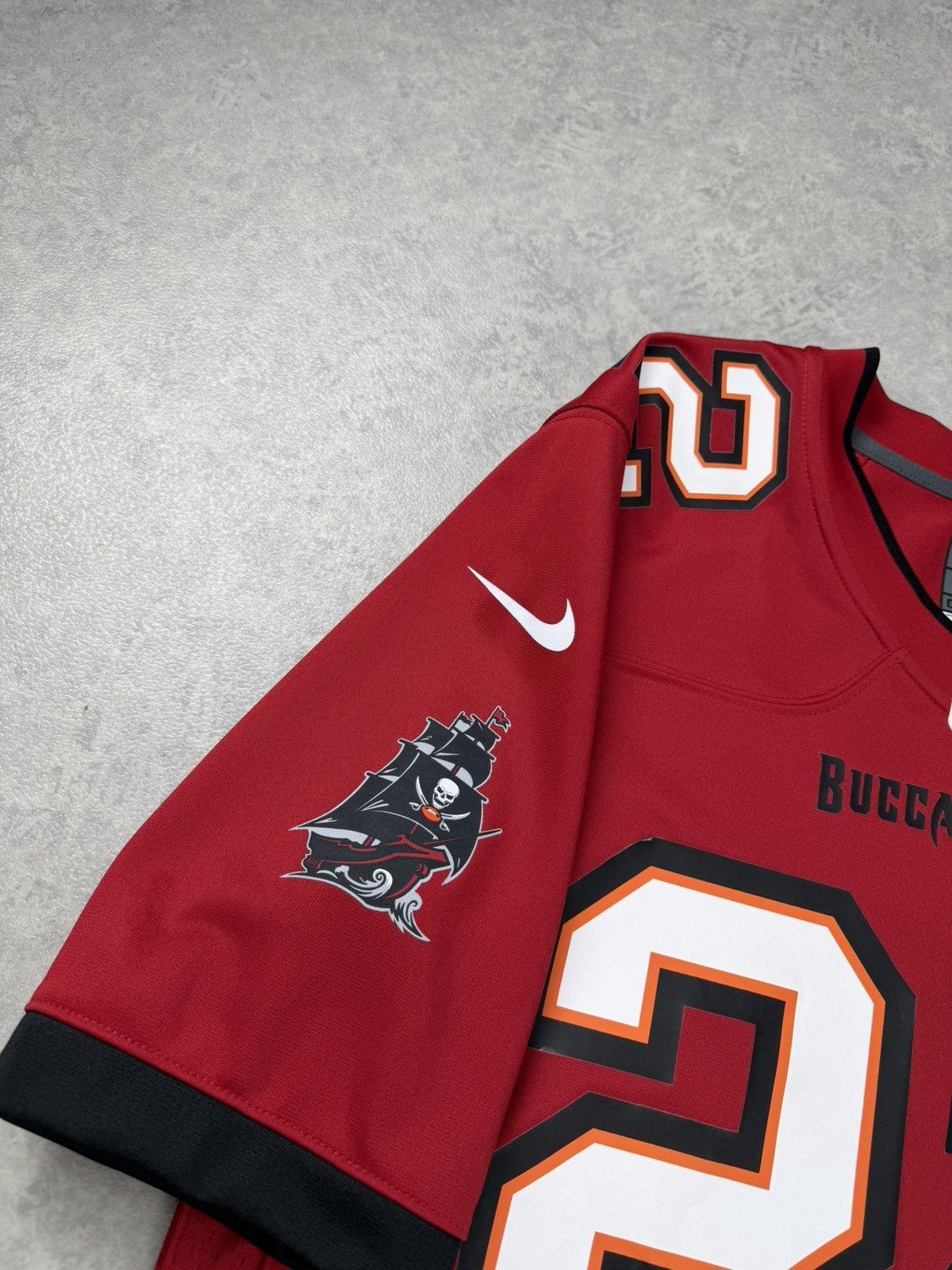 NFL Nike NFL Tampa Bay Buccaneers #22 Jersey Red On Field Size S Size US S / EU 44-46 / 1 - 6 Thumbnail