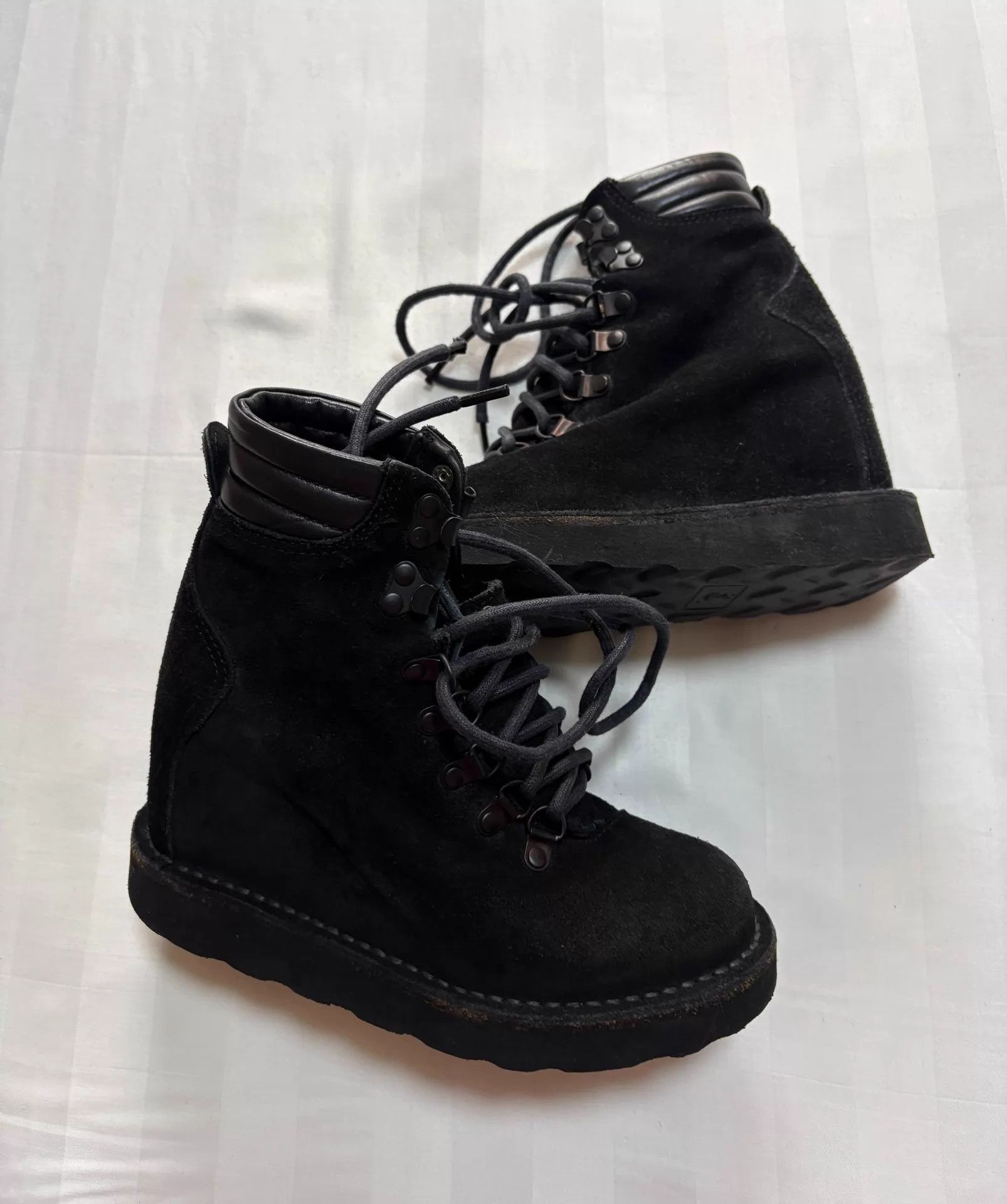 Maison MIHARA YASUHIRO MIHARA YASUHIRO vintage odd suede block heel boot 225 37 Size US 6.5 / IT 36.5 - 6 Thumbnail