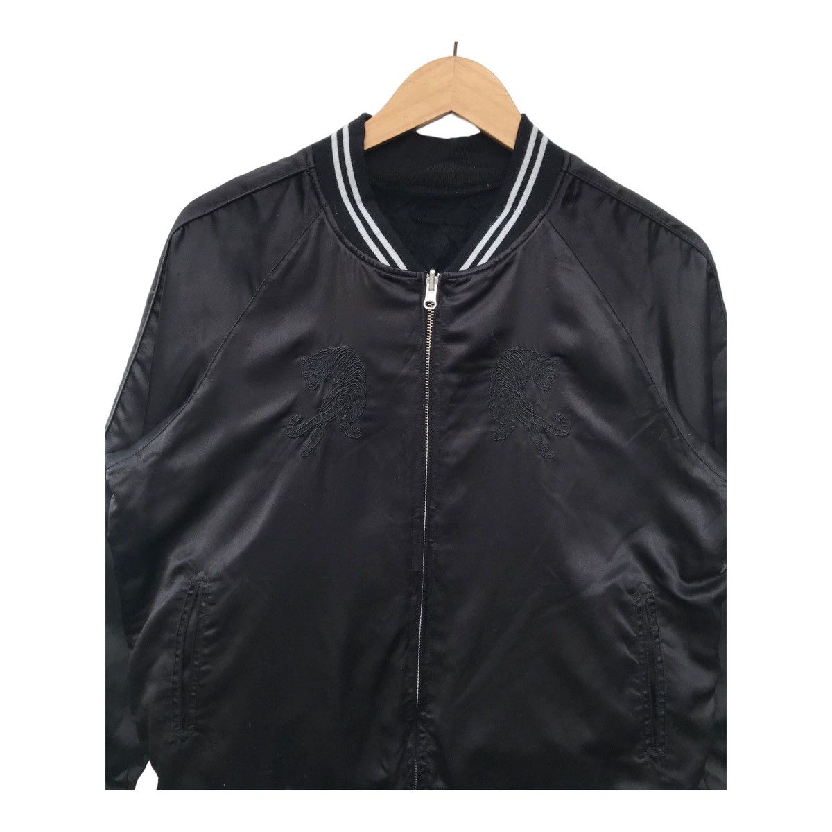 Japanese Brand Sukajan Riversible Velvet Satin Riger Roar Japan Souvenir Size US M / EU 48-50 / 2 - 2 Thumbnail