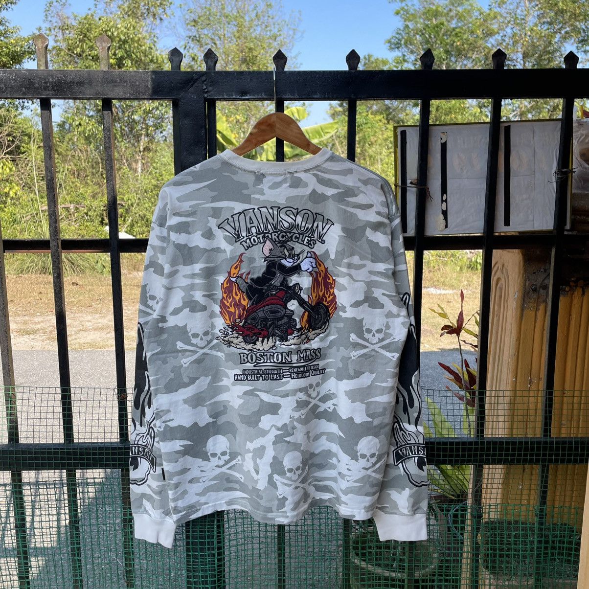 Vanson Leathers 🔥Vanson Leathers Embroidered Tom And Jerry Logo Camo Tee Size US XL / EU 56 / 4 - 1 Thumbnail