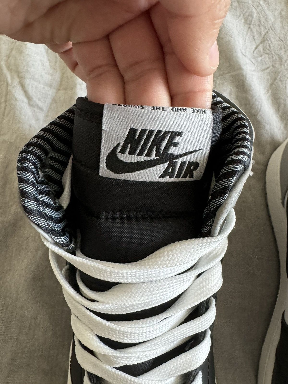 Nike Jordan 1 baron Gs Size 7y Size US 7 / EU 40 - 5 Thumbnail