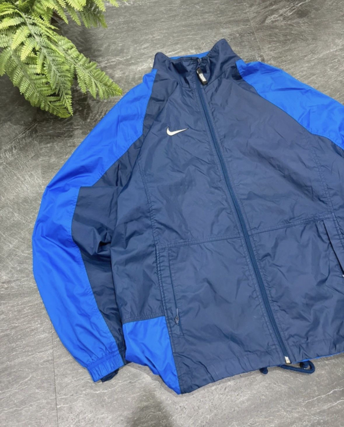 Nike 90s Nike Vintage Nylon Big Swoosh Logo Retro Jacket Rare Size US L / EU 52-54 / 3 - 4 Thumbnail