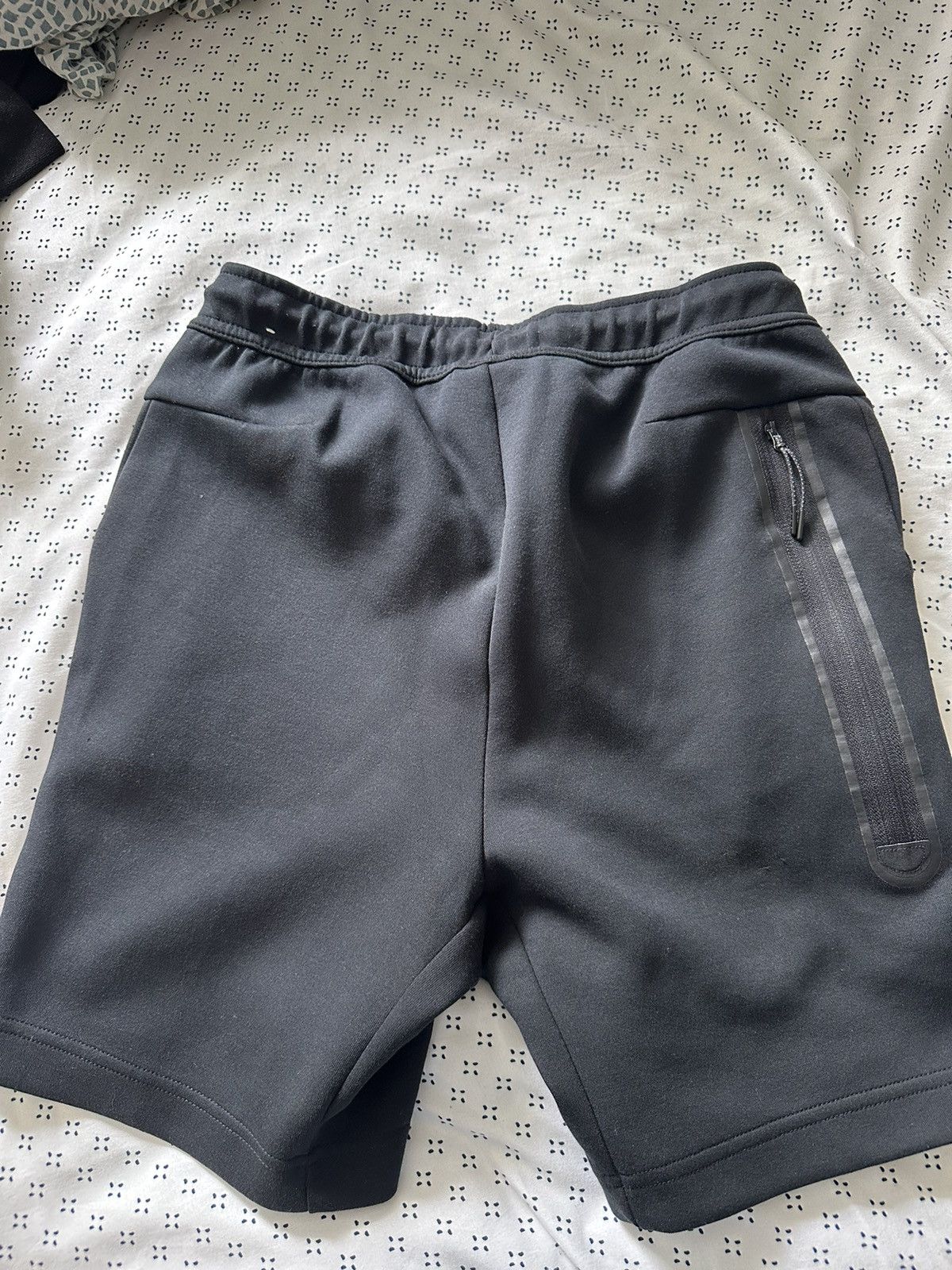 Nike Nike Tech Shorts Size US 30 / EU 46 - 2 Thumbnail