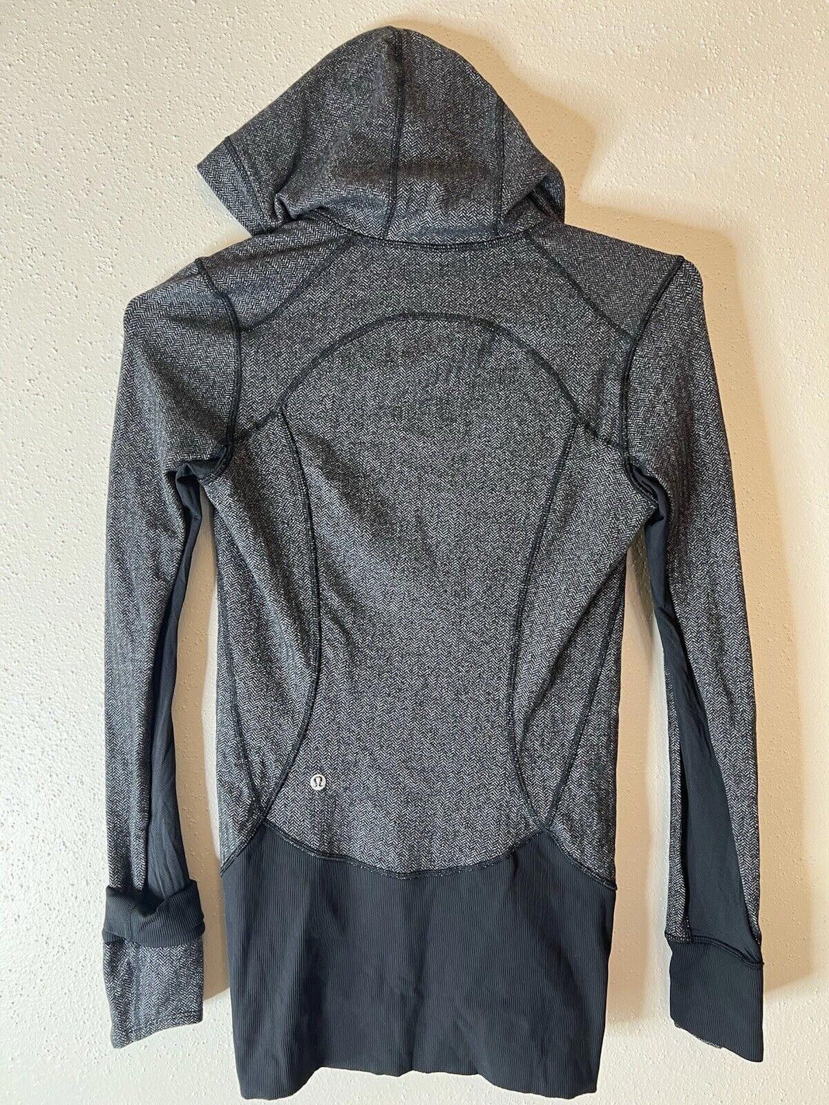 Designer Lululemon Daily Practice Jacket Hooded Women Size 6 Full Zip Size M / US 6-8 / IT 42-44 - 3 Thumbnail