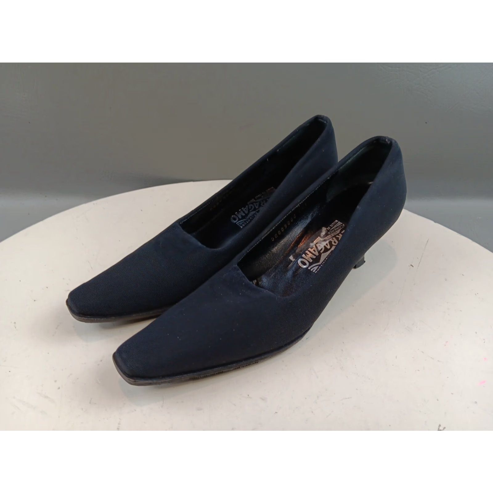 Salvatore Ferragamo VINTAGE Salvatore Ferragamo Pumps SHOE Women US8 Black Textured Fabric Block Heel Almond Toe Slip On Lightly Worn Size US 8 / IT 38 - 4 Thumbnail