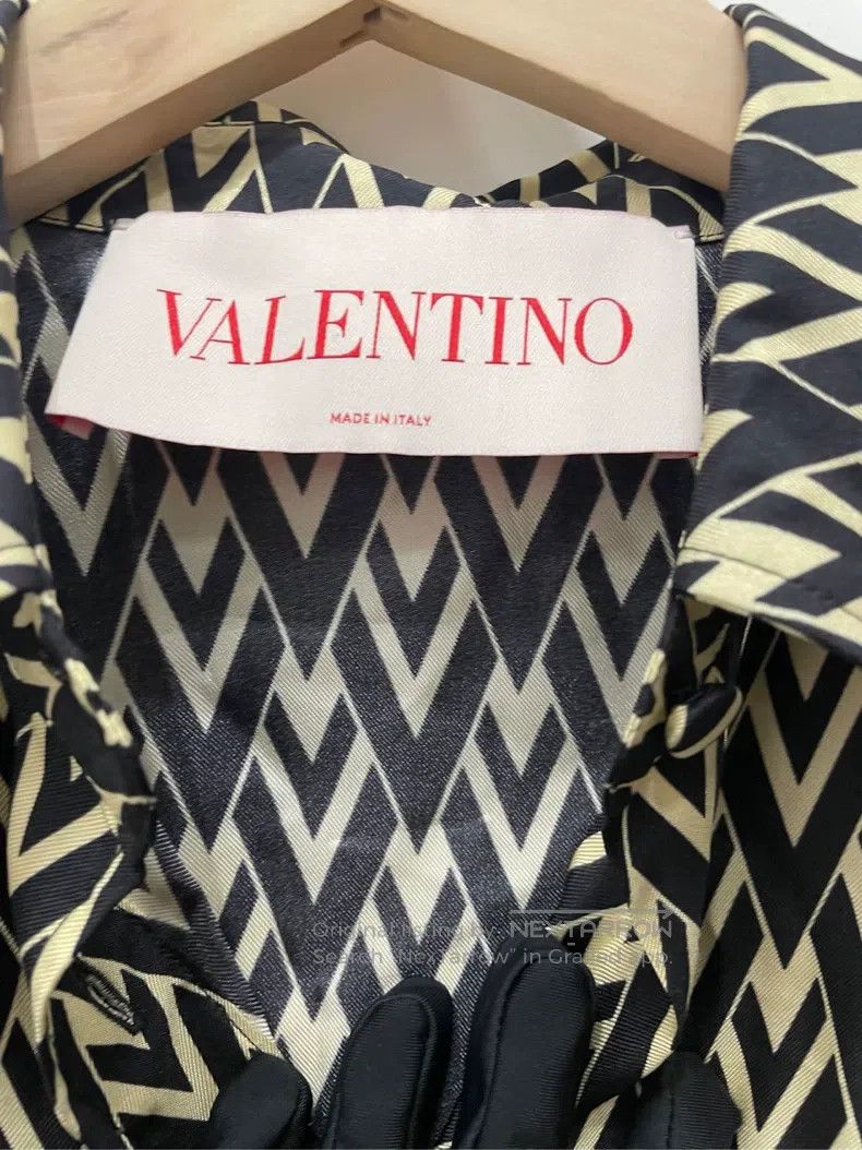 Valentino Valentino Pre-Spring V-Line Shirt Size US XS / EU 42 / 0 - 3 Thumbnail