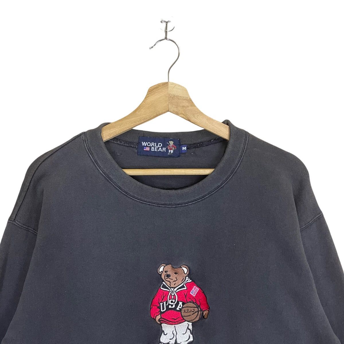 Japanese Brand Vintage 90s World Bear Big Logo Crewneck Sweatshirt Size US M / EU 48-50 / 2 - 4 Thumbnail