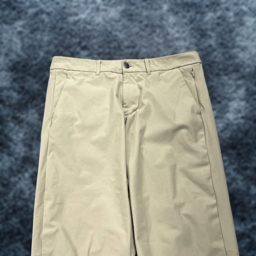 Lululemon Lululemon Pants Mens 32x27 Beige Commission Slim Fit Warpstreme LM5439S Chino Pants Men Beam Vintage: No Size US 32 / EU 48 - 1 Thumbnail