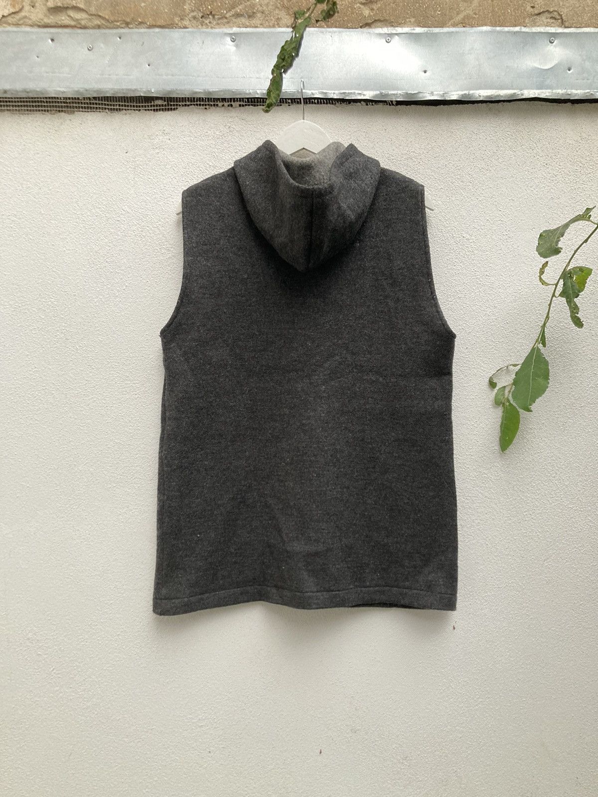 Mandarina Duck 90s Mandarina Duck wool hooded vest Size US L / EU 52-54 / 3 - 7 Thumbnail