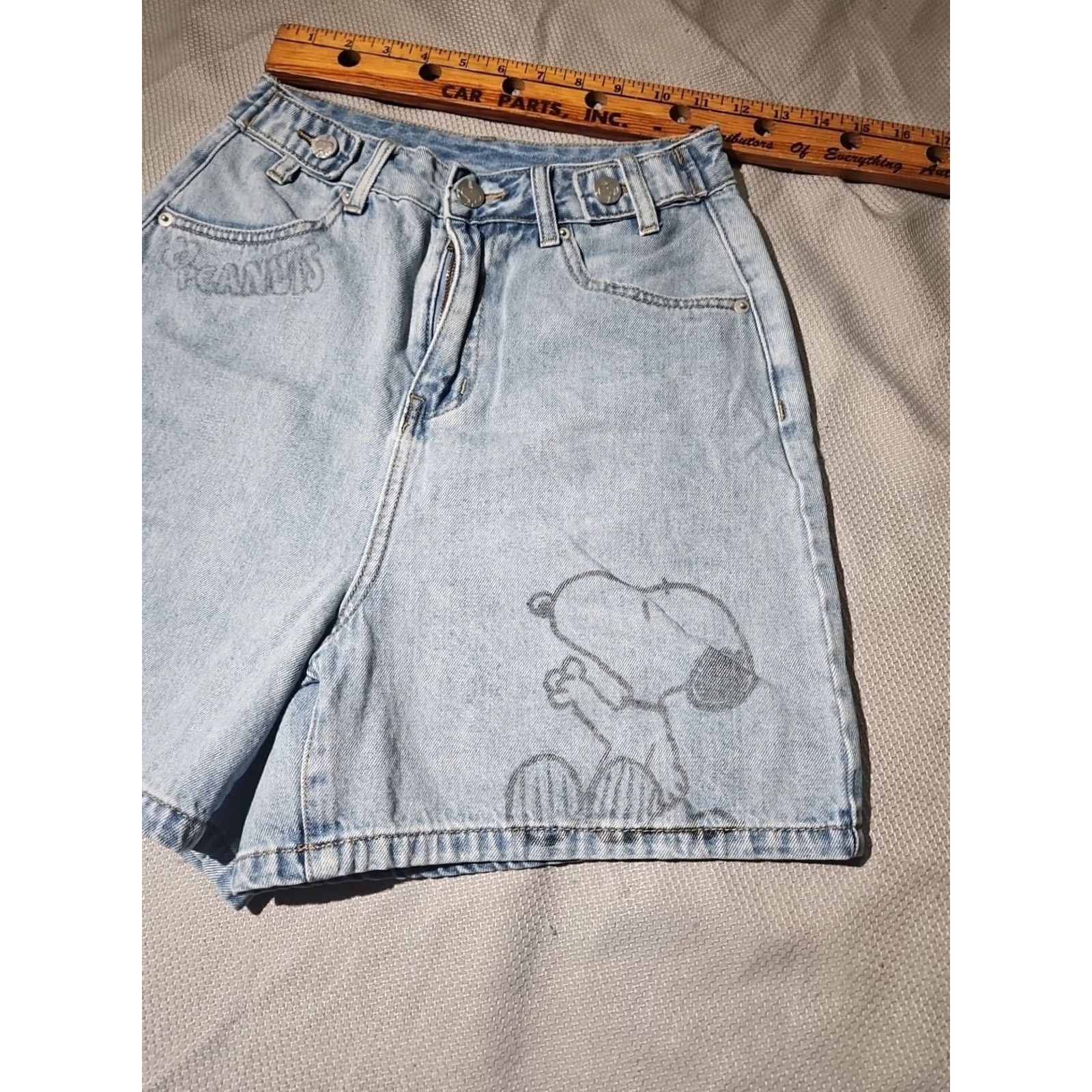 Peanuts Ledin Peanuts Shorts Womens Medium Blue Denim Snoopy Graphic Print Casual Pants Size 32" / US 10 / IT 46 - 4 Thumbnail