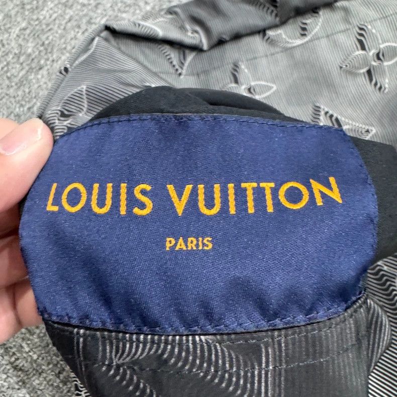 Louis Vuitton Louis Vuitton 2054 double-sided assault jacket Size US S / EU 44-46 / 1 - 5 Thumbnail