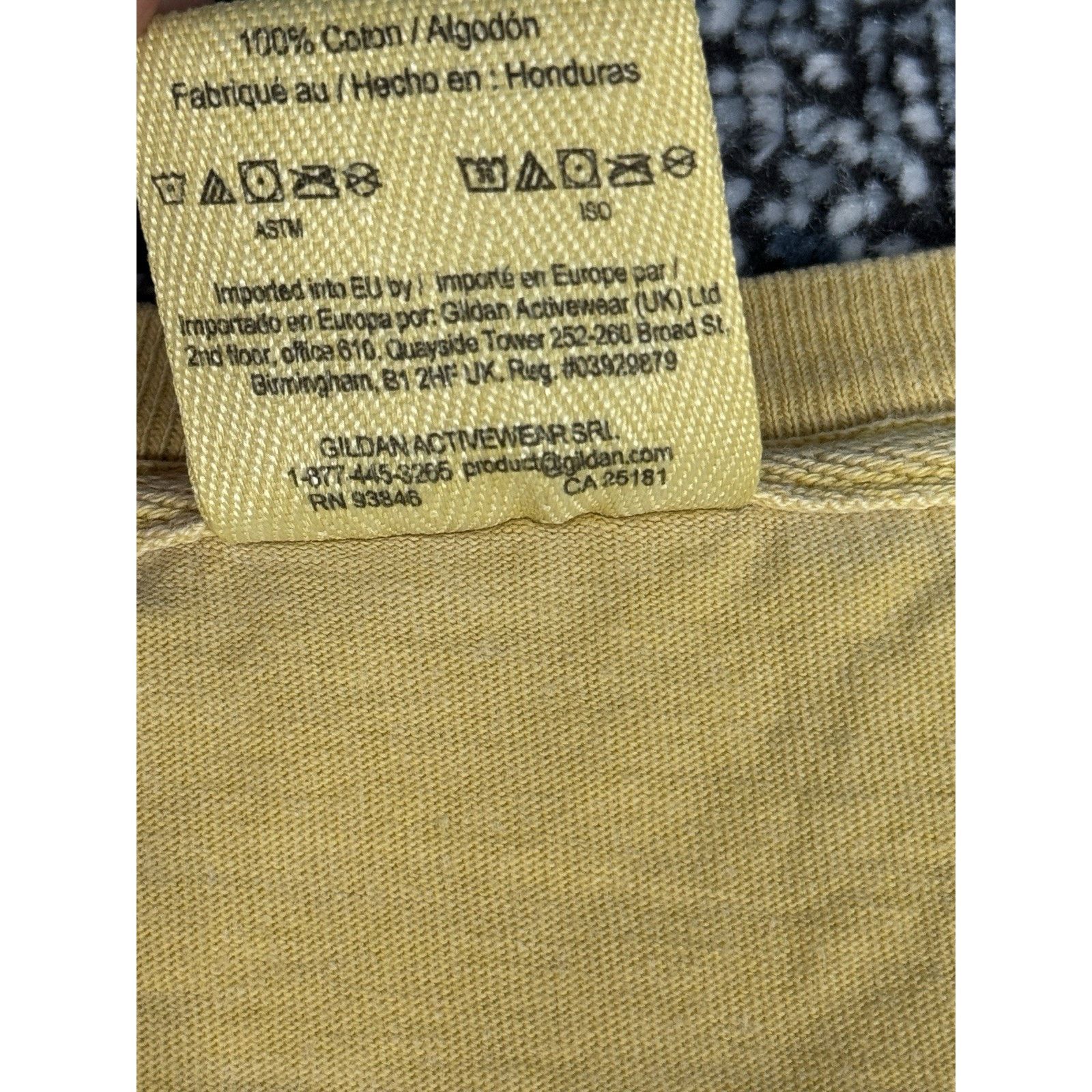 Gildan Smile Miles Yellow 100% Cotton Size XL Made In Honduras Size US XL / EU 56 / 4 - 5 Thumbnail