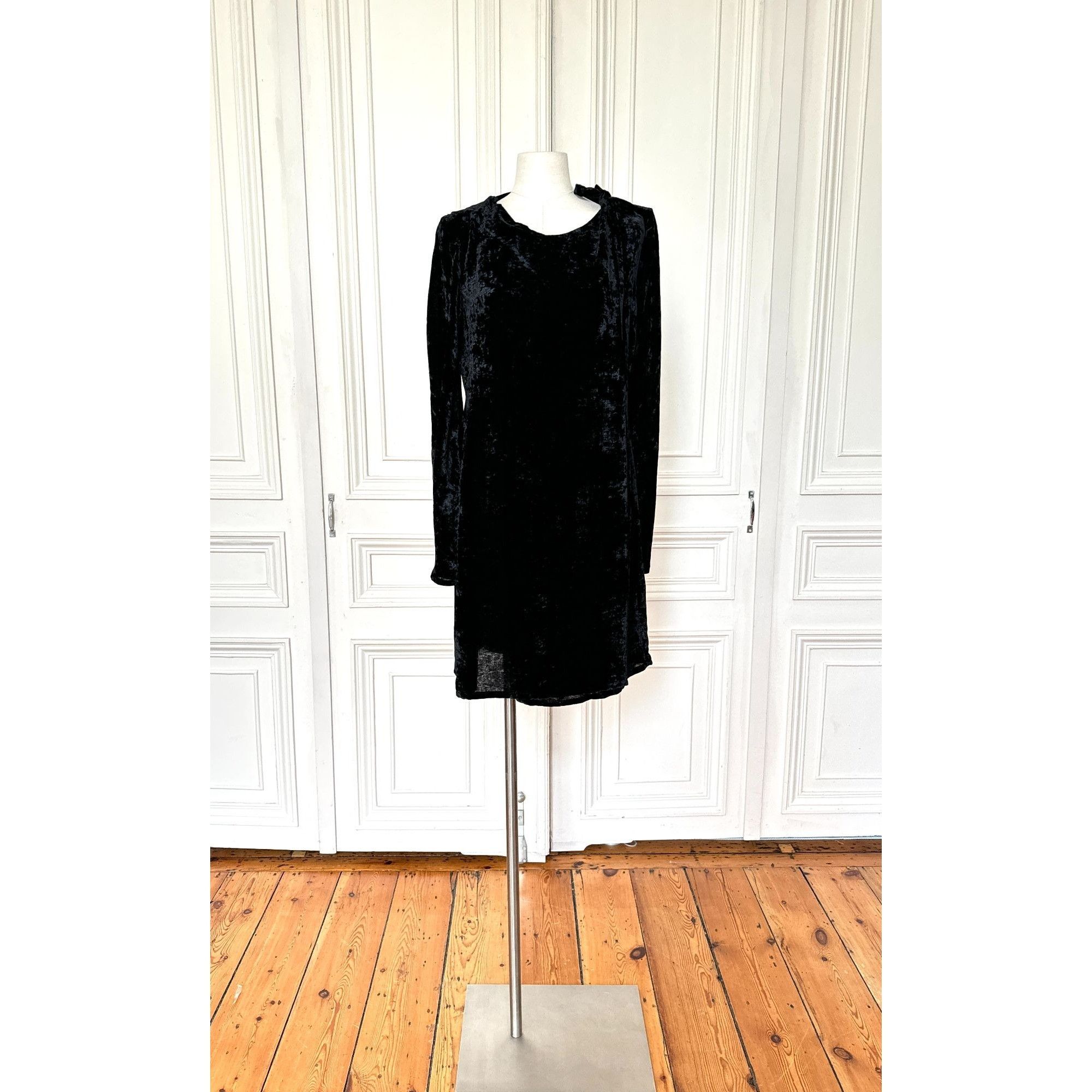 Jil Sander 1990s Black Velvet Longsleeve Wrap Dress Size XS / US 0-2 / IT 36-38 - 1 Thumbnail