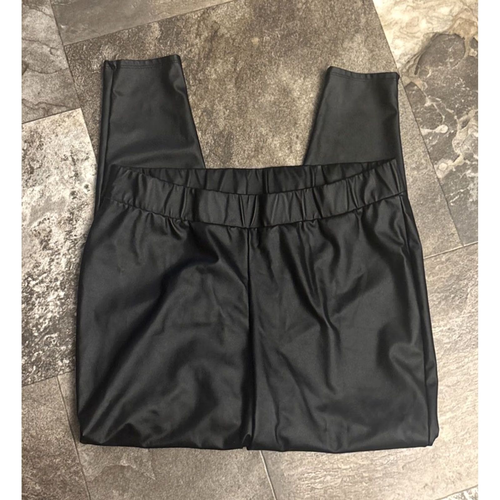 Torrid Torrid Pants Plus 2XL Black Elastic Waist Stretch Faux Leather Skinny Ankle 26in Inseam Size 40" / US 18 - 2 Thumbnail