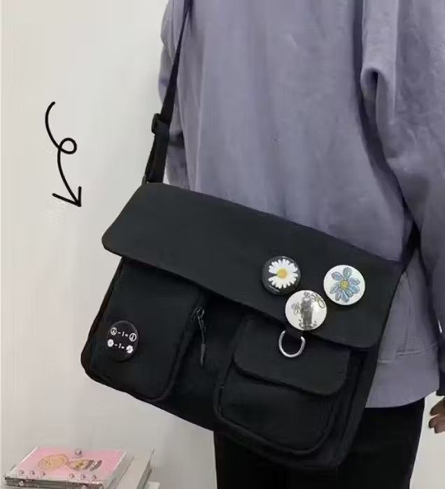 Japanese Brand Canvas Messenger Bag Size ONE SIZE - 3 Thumbnail