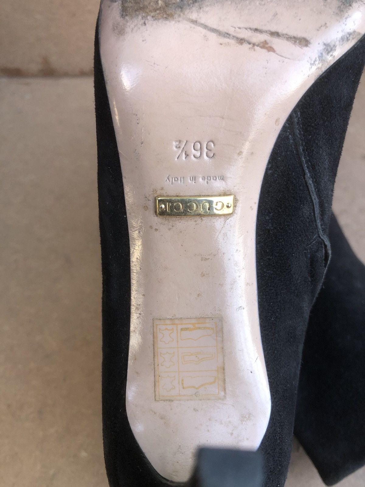 Gucci Gucci Suede Ankle Boot size 36.5 Size US 6.5 / IT 36.5 - 13 Thumbnail