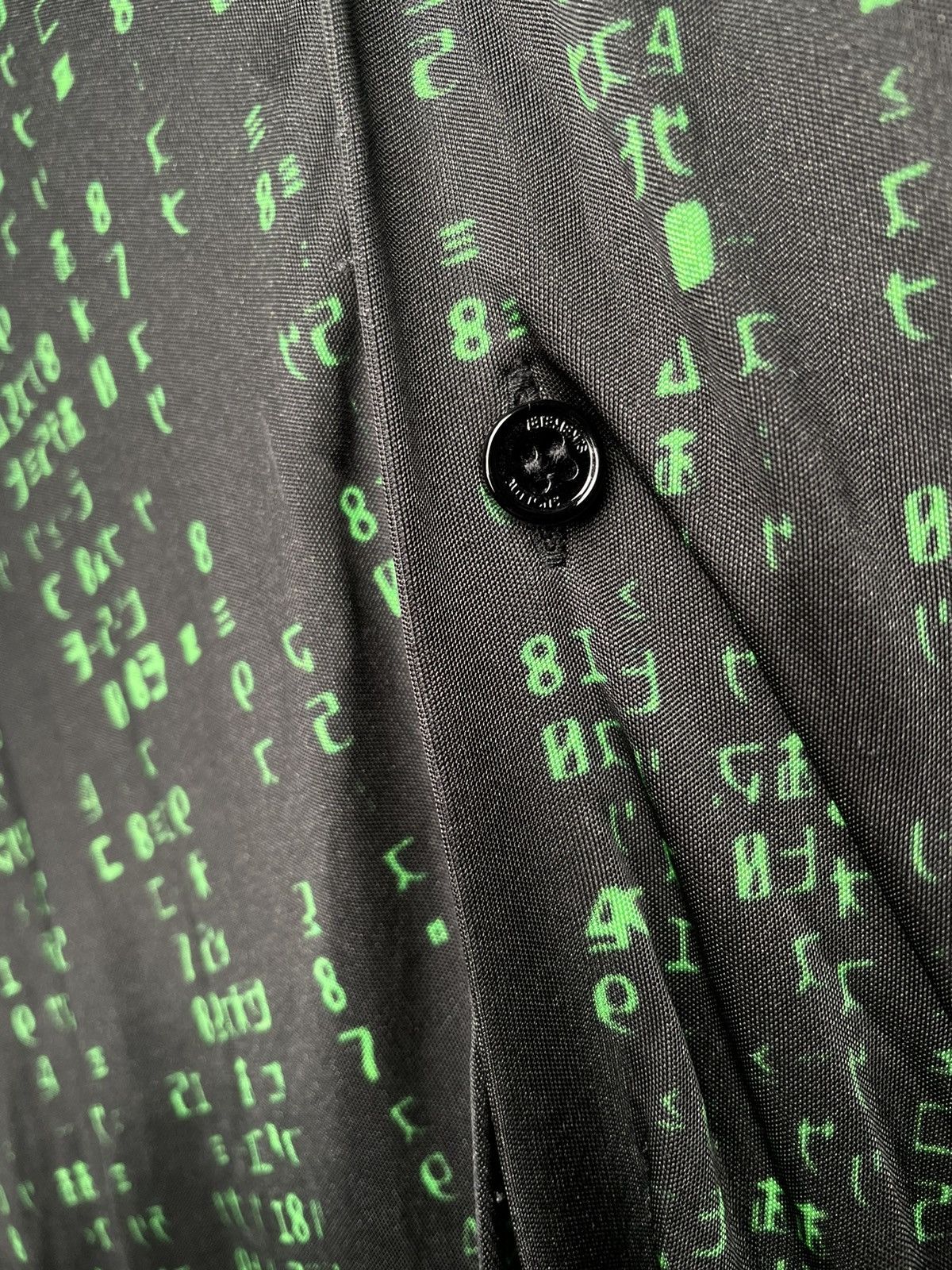 Vetements Vetements Matrix Shirt Size US XS / EU 42 / 0 - 6 Thumbnail