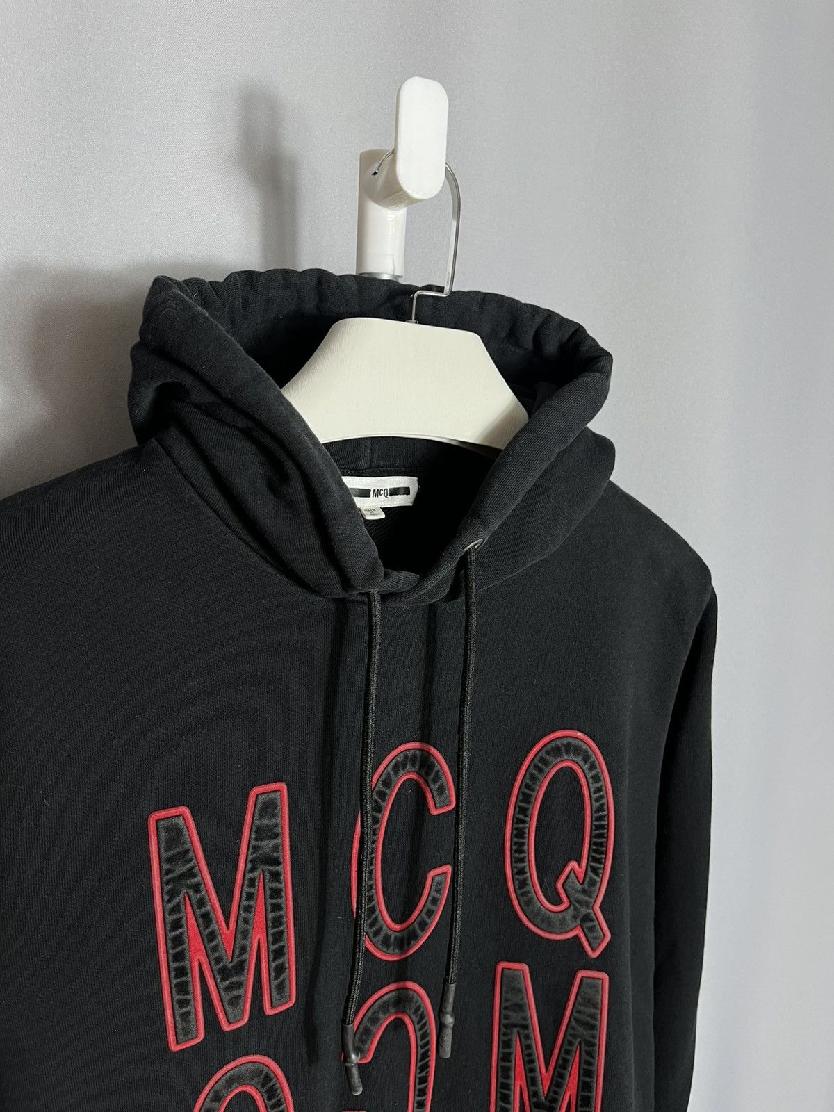 Alexander McQueen MCQ ALEXANDER MCQUEEN VELVET LOGO HOODED MENS BLACK Size US S / EU 44-46 / 1 - 3 Thumbnail