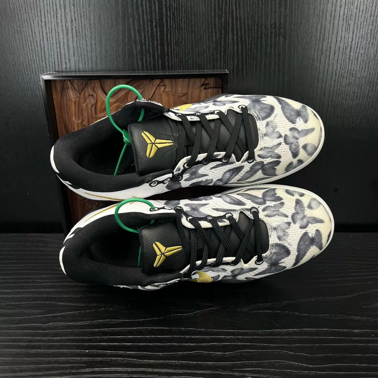 Nike zk8 low gigi black gold 40.5 Size US 7.5 / EU 40-41 - 2 Thumbnail