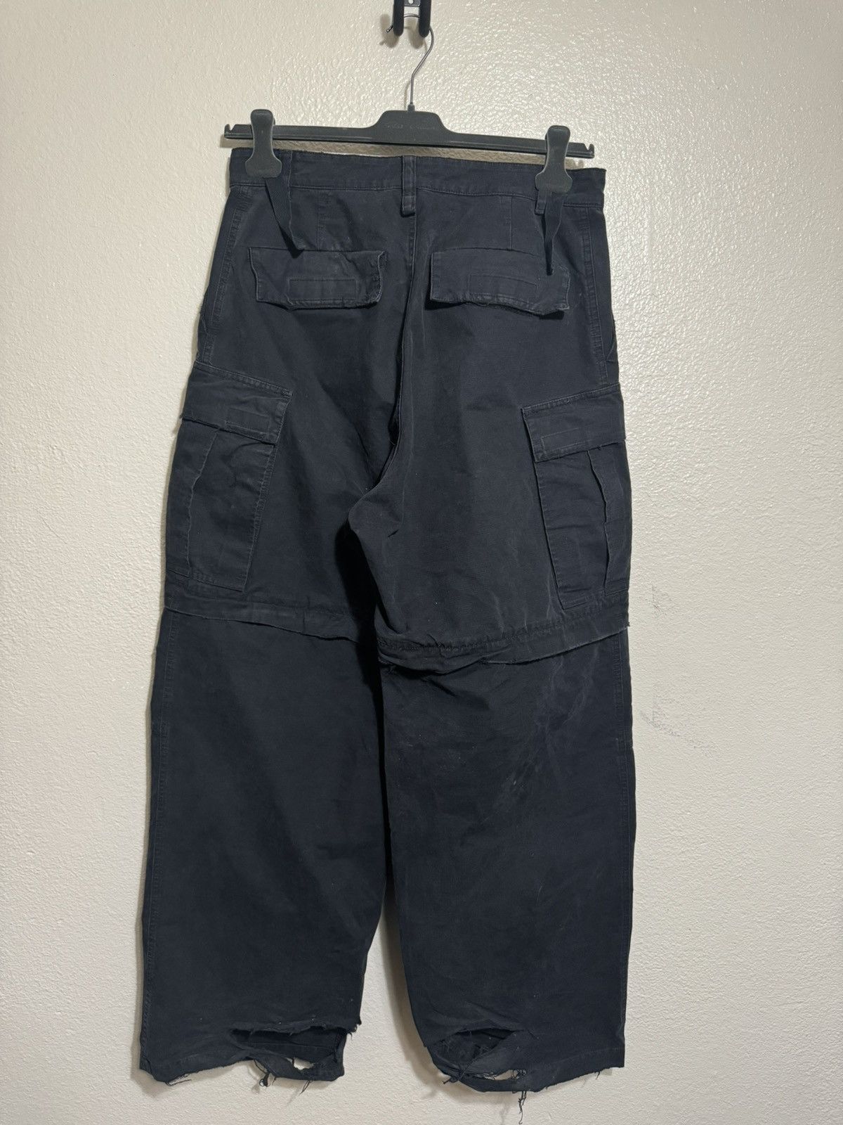 Balenciaga Balenciaga Distressed Large Cargo Pants Size US 30 / EU 46 - 4 Thumbnail
