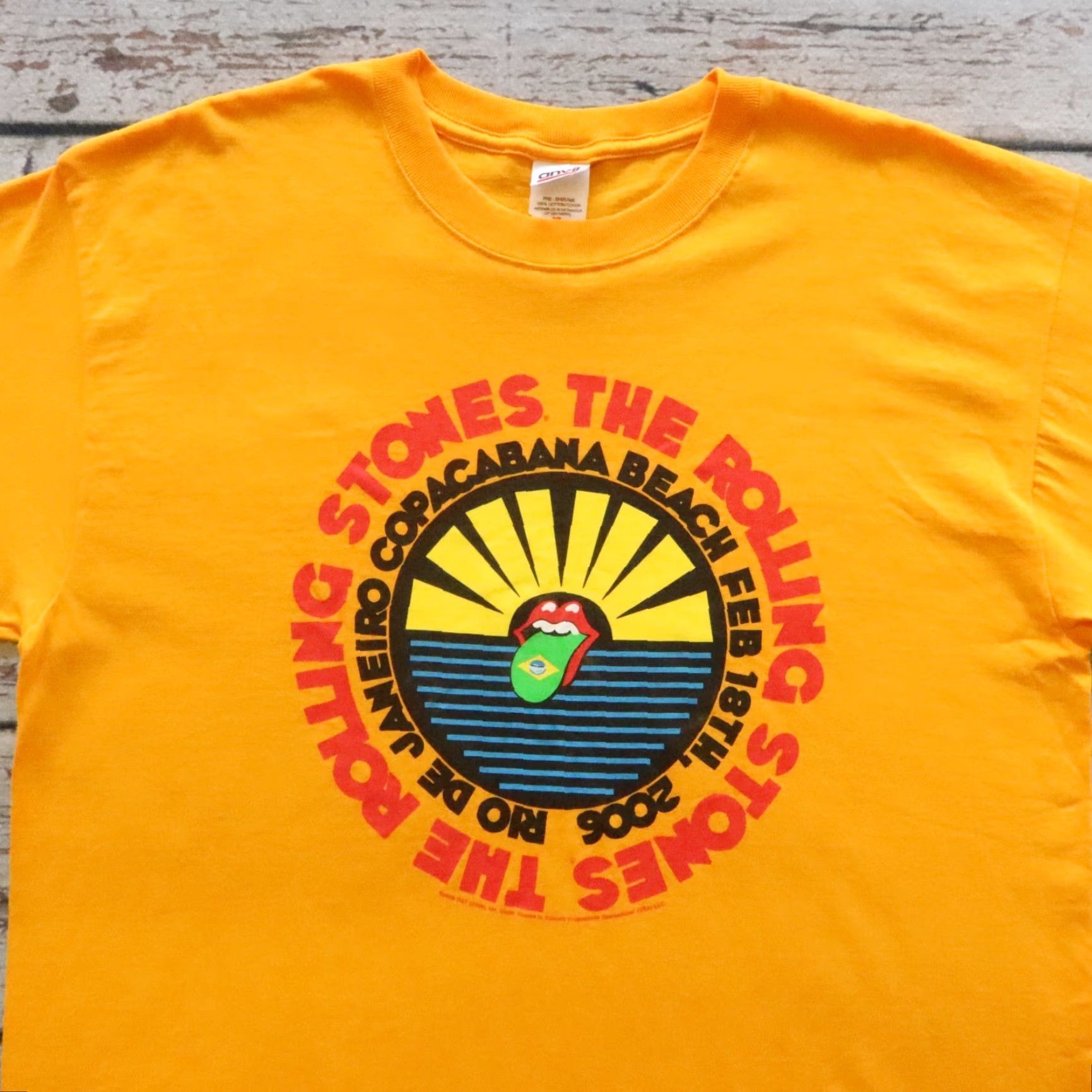 Vintage VINTAGE The Rolling Stones Rio De Janeiro Copacaban Beach Band Tshirt XL Yellow Mens Shirt Band 90s Size US XL / EU 56 / 4 - 2 Thumbnail