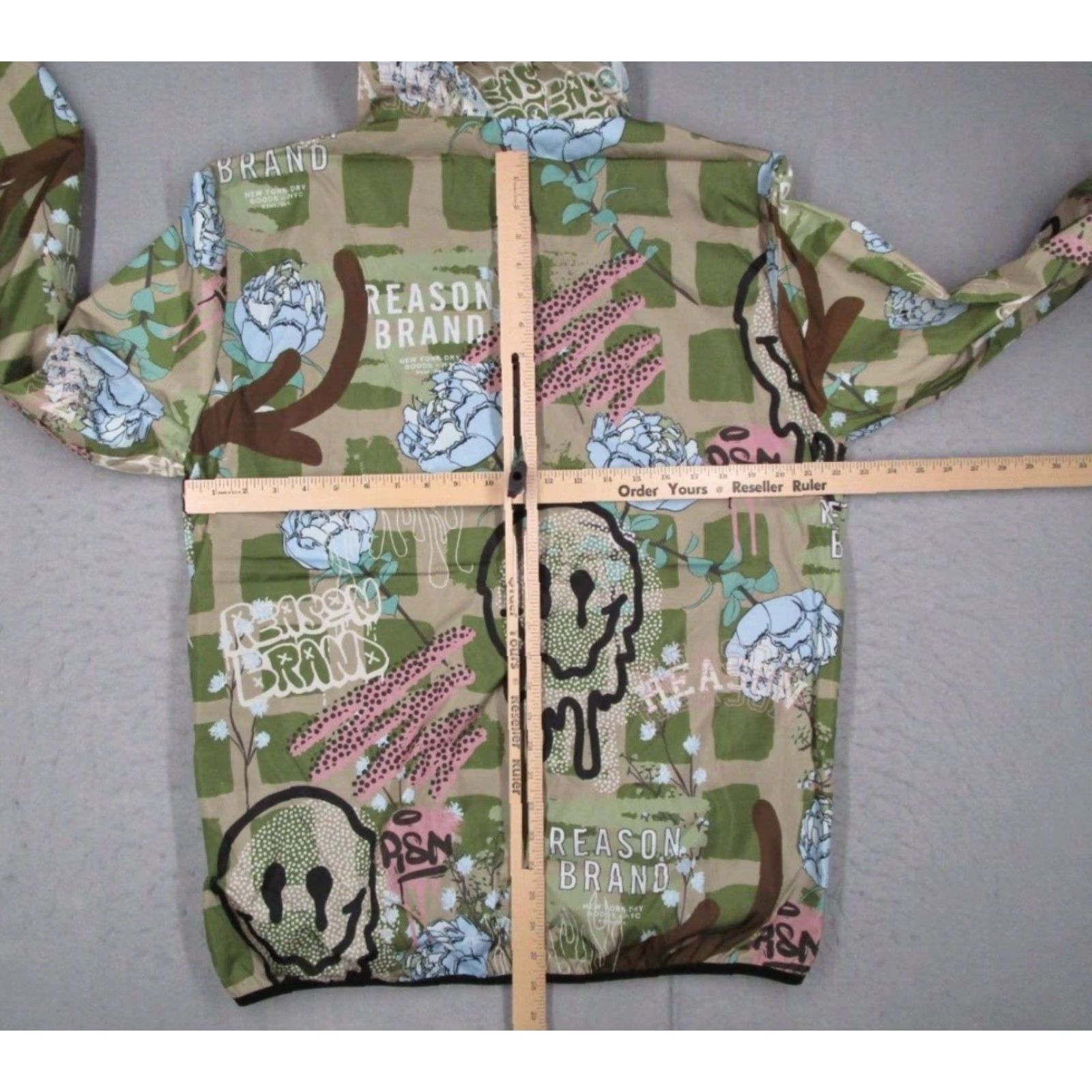 Reason Reason Mens Green 1/2 Zip Pullover Windbreaker Jacket Short 1/4 Zip Logo Geometric 90s City Hip Hop Sports Vintage No N/A Size US L / EU 52-54 / 3 - 6 Thumbnail
