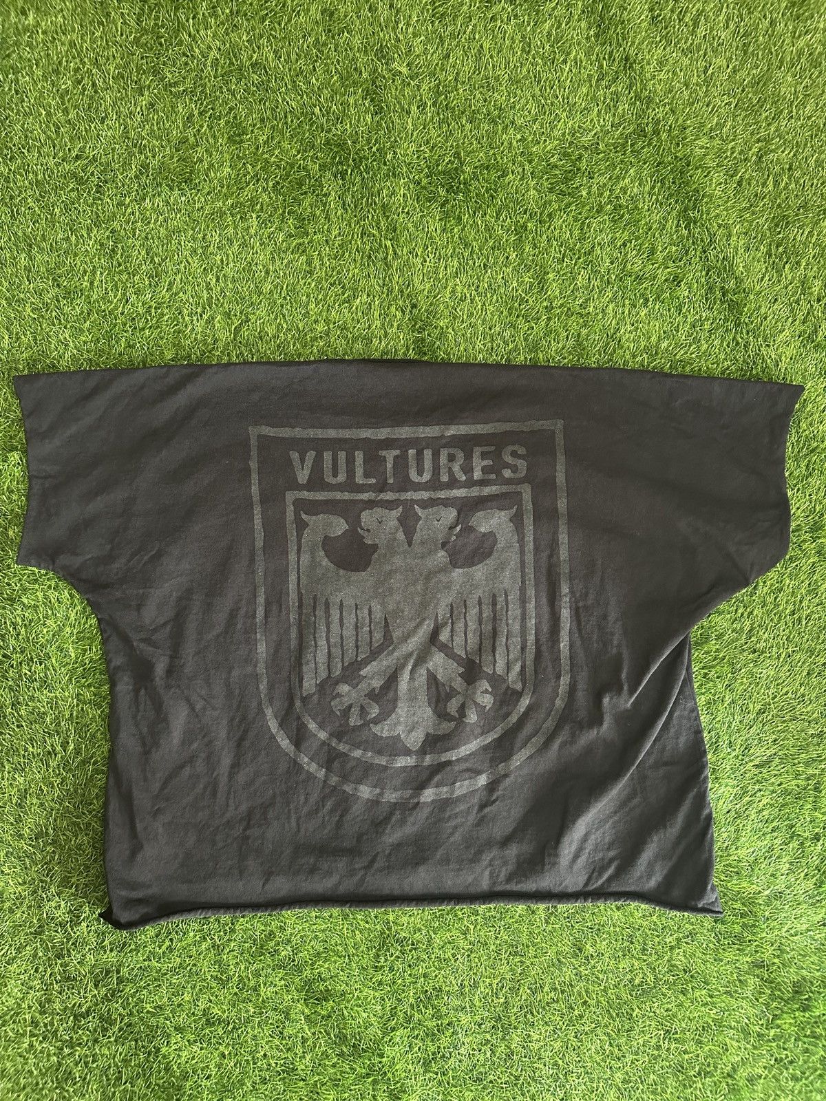 Kanye West Kanye west vultures shirt 2 Size US L / EU 52-54 / 3 - 2 Thumbnail
