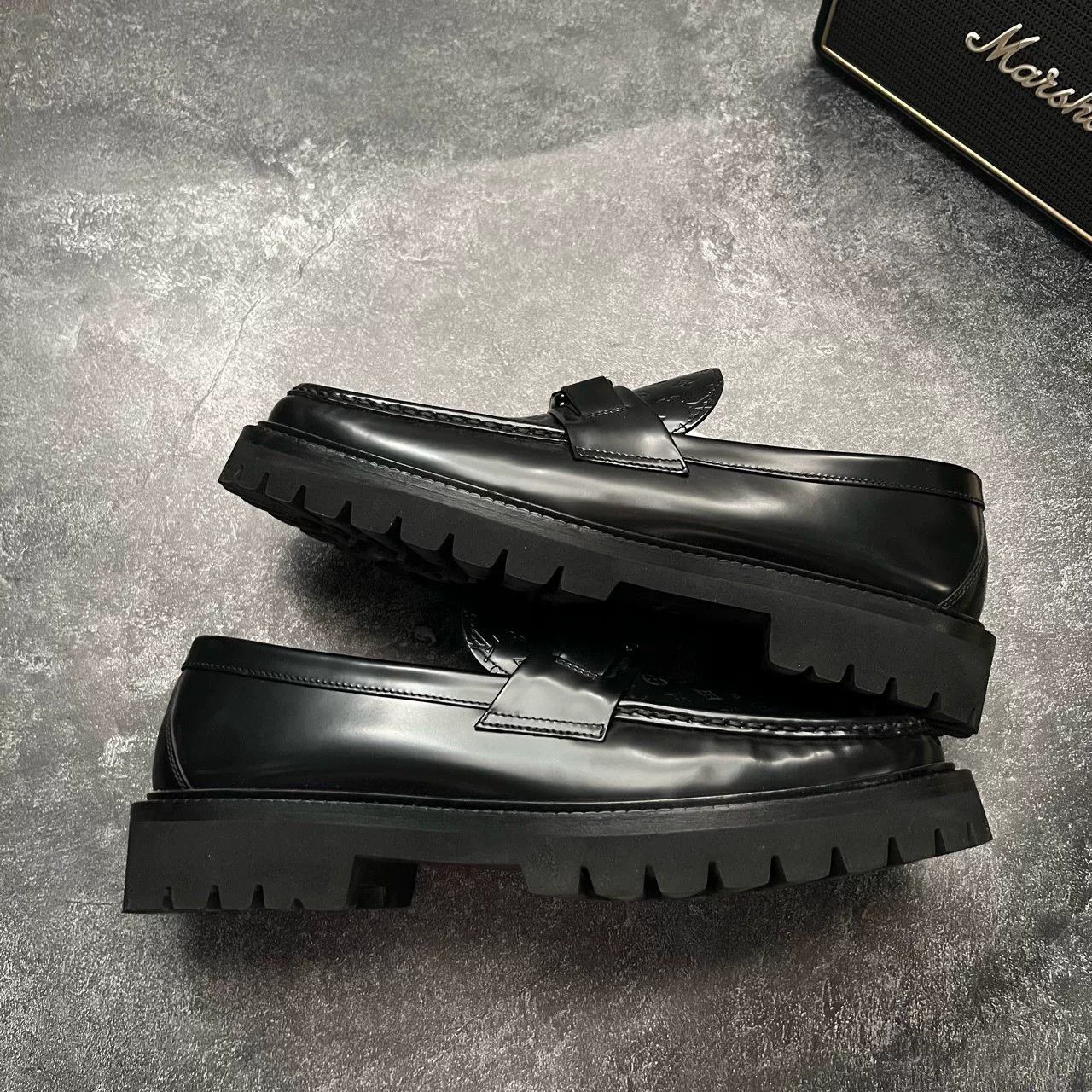 Louis Vuitton Louis Vuitton Lowtop Sneakers 42 Men Size US 9 / EU 42 - 1 Thumbnail