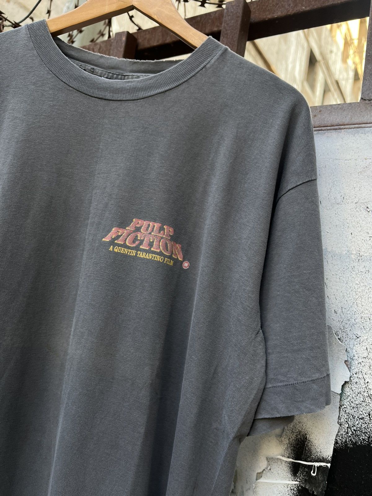 Vintage PULP FICTION 1994 authentic vintage promo T-Shirt Size US XL / EU 56 / 4 - 2 Thumbnail