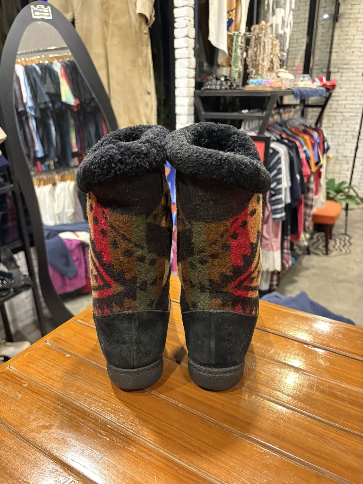 Pendleton Pendleton Navajo Pattern Shearling-Lined Boots Size US 7 / IT 37 - 3 Thumbnail