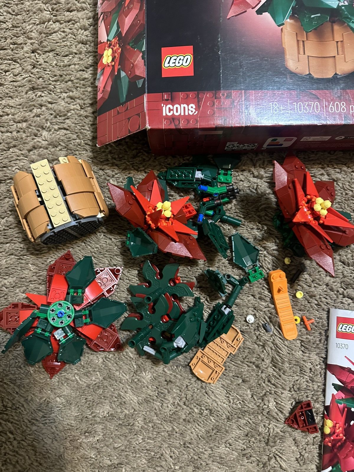 LEGO LEGO Red & Green Poinsettia Floral Set Size ONE SIZE - 3 Thumbnail
