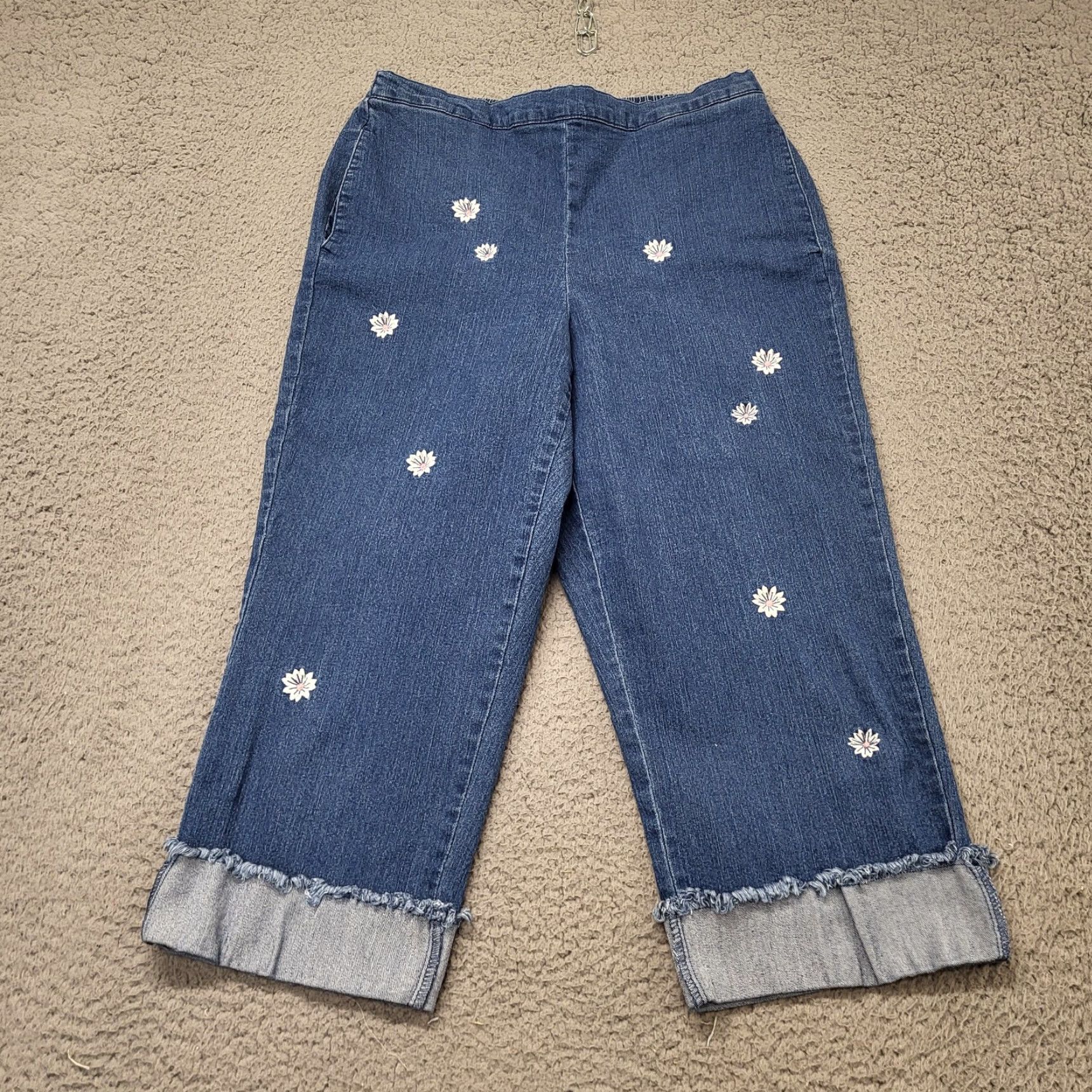 Vintage Alfred Dunner Capri Womens 8 Blue Denim Crop Embroidery Daisy Elastic Waist Capris Floral Bohemian Straight Leg Womens Size ONE SIZE - 2 Thumbnail