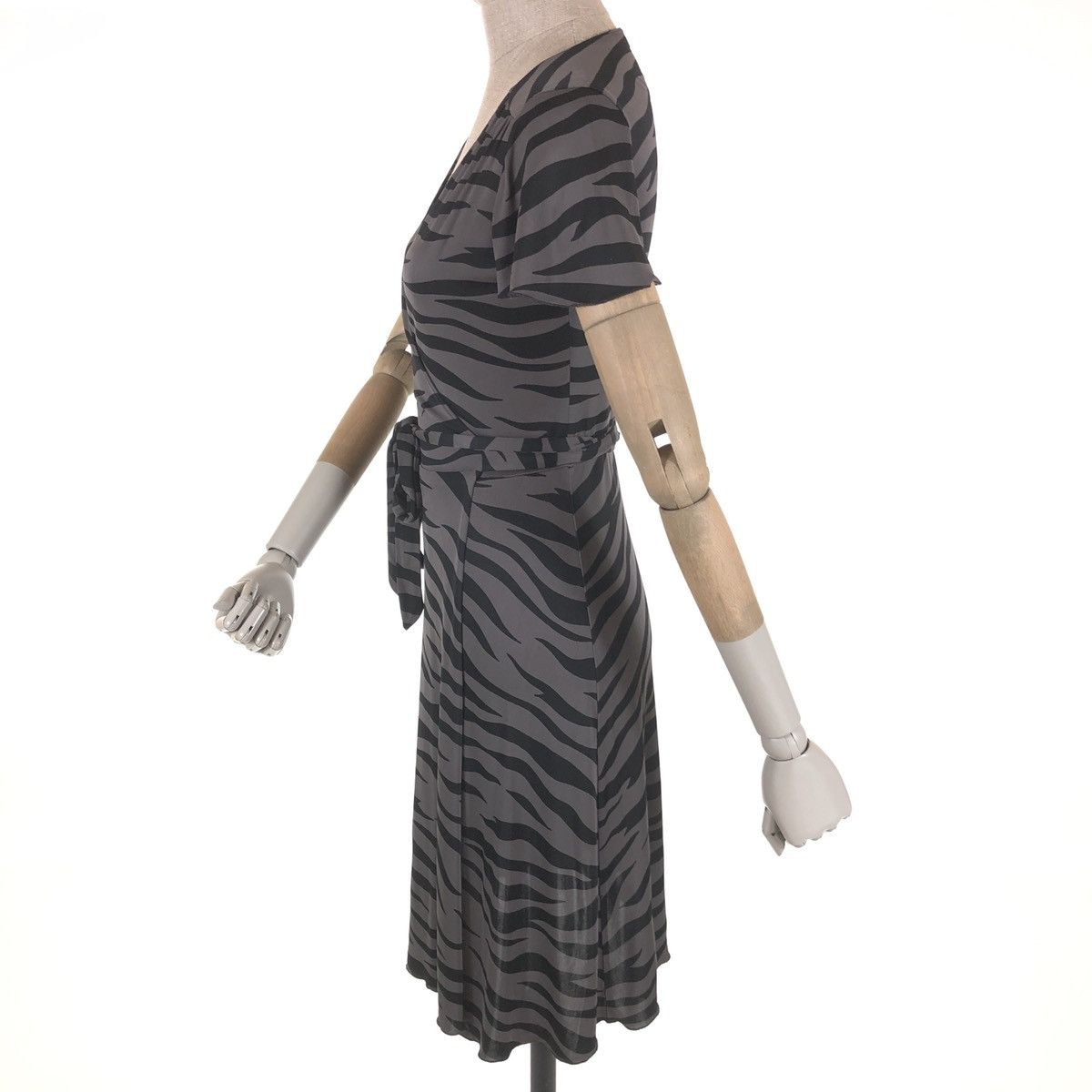 Boutique Moschino × Love Moschino × Moschino Zebra Print Striped Cheap and Chic Short Sleeve Black Long Belt Dress Size M / US 6-8 / IT 42-44 - 7 Thumbnail