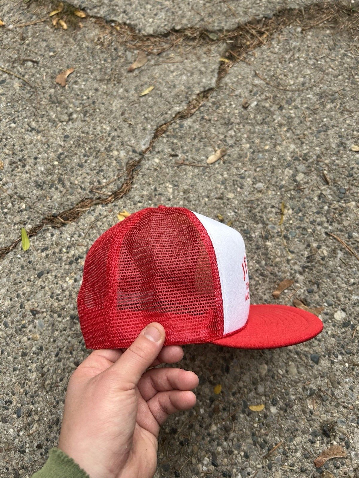 Vintage Vintage trucker hat Jerry’s yard and tree service red white Size ONE SIZE - 8 Thumbnail