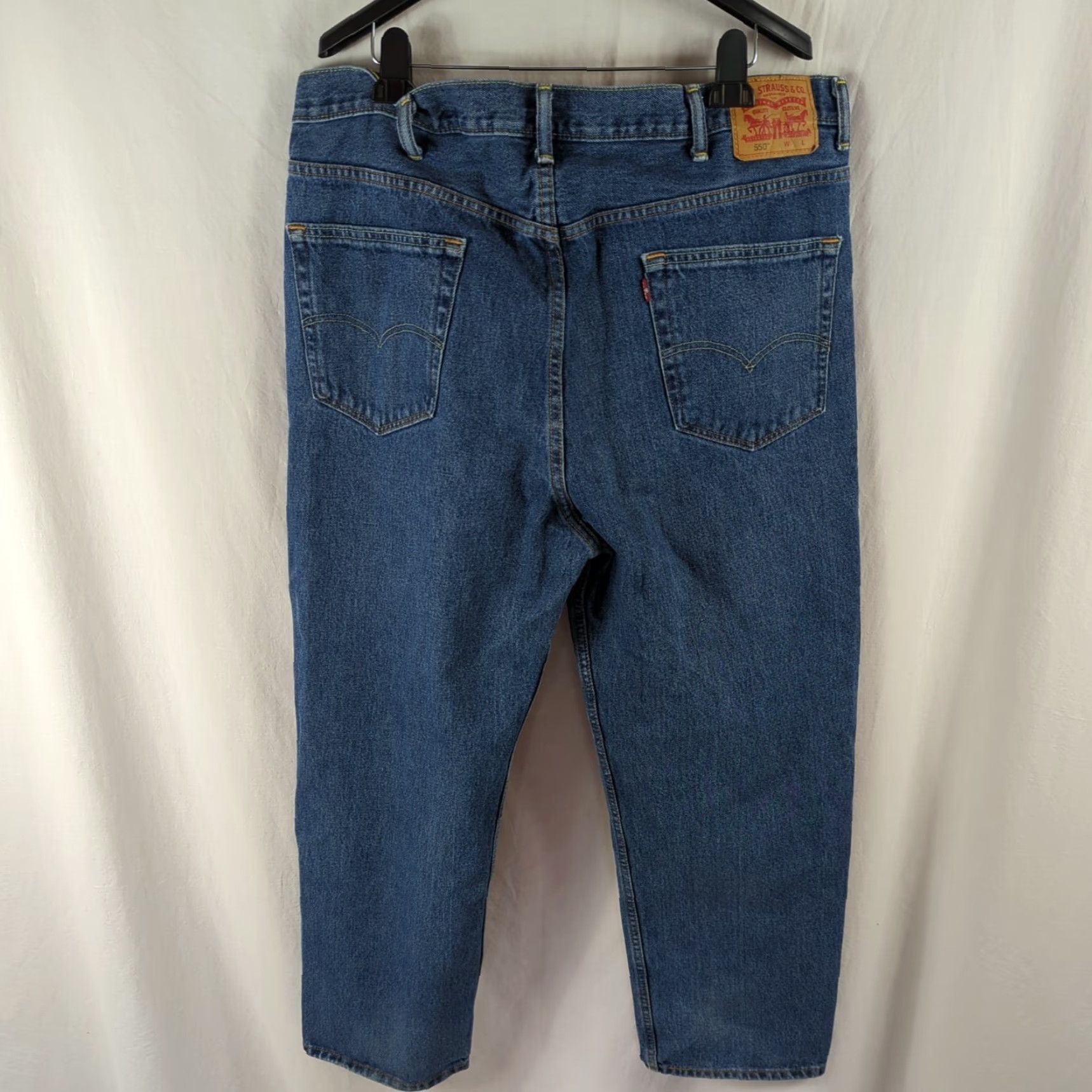 Levi's Levi's 550 Jeans Relaxed Tapered Mens 44X30 Medium Wash Denim Cotton Blue Inseam 30 Regular Mens Jeans Size US 44 / EU 60 - 4 Thumbnail