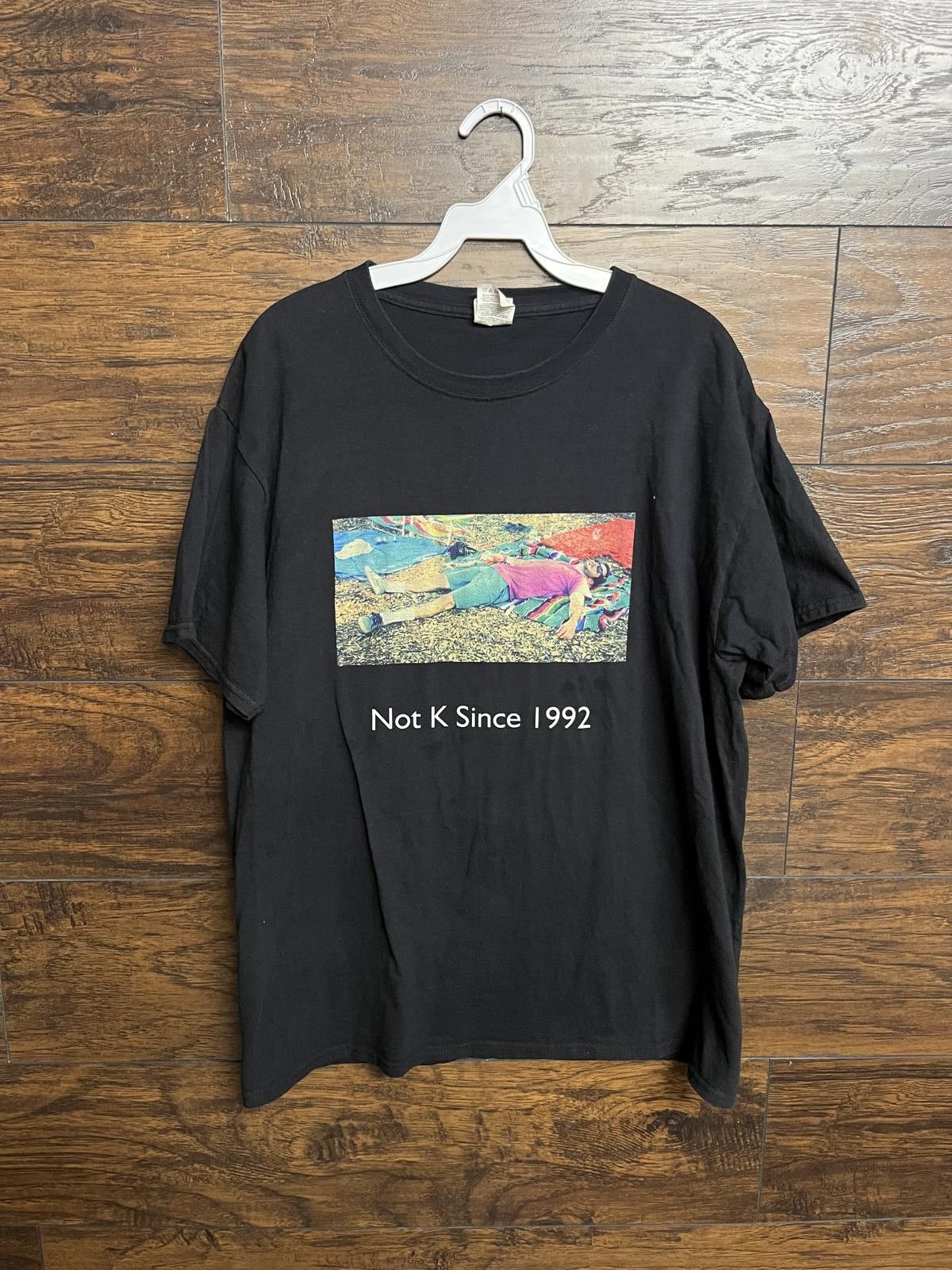 Fruit Of The Loom Obscure Passed Out Tee Drinking T-shirt Not K Since 1992 - L Size US L / EU 52-54 / 3 - 1 Thumbnail