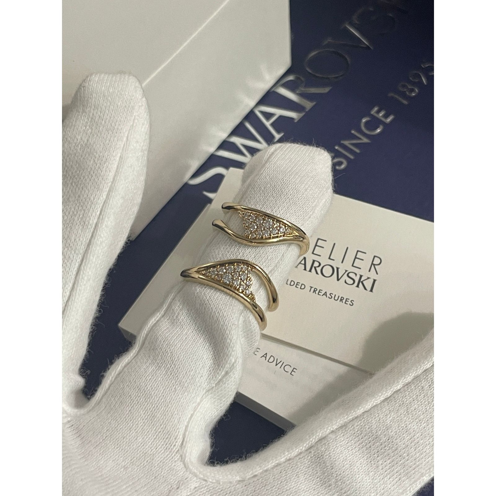 Swarovski Atelier Swarovski Gilded Treasures Ring SIZE 52/6 new Size ONE SIZE - 7 Thumbnail