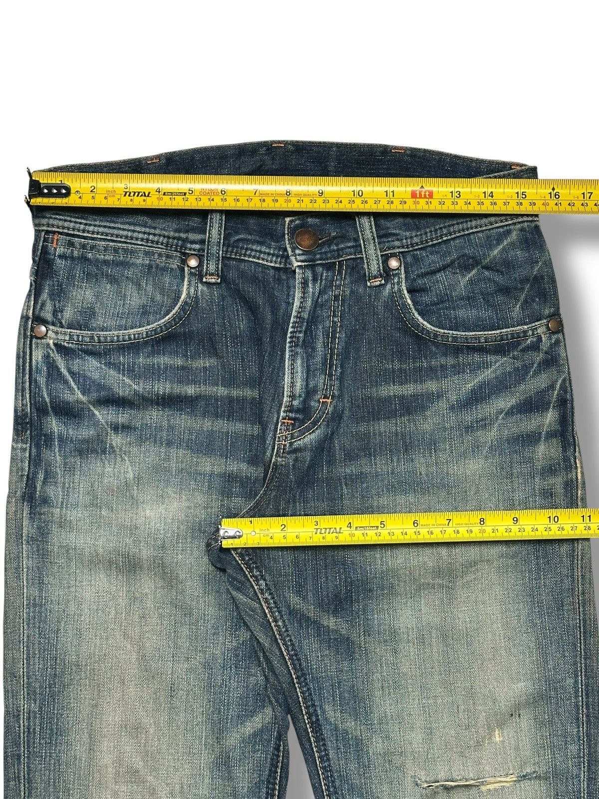 Wrangler Wrangler Vintage Rare Drop Design With Flare and Faded Wash Size US 31 - 15 Thumbnail